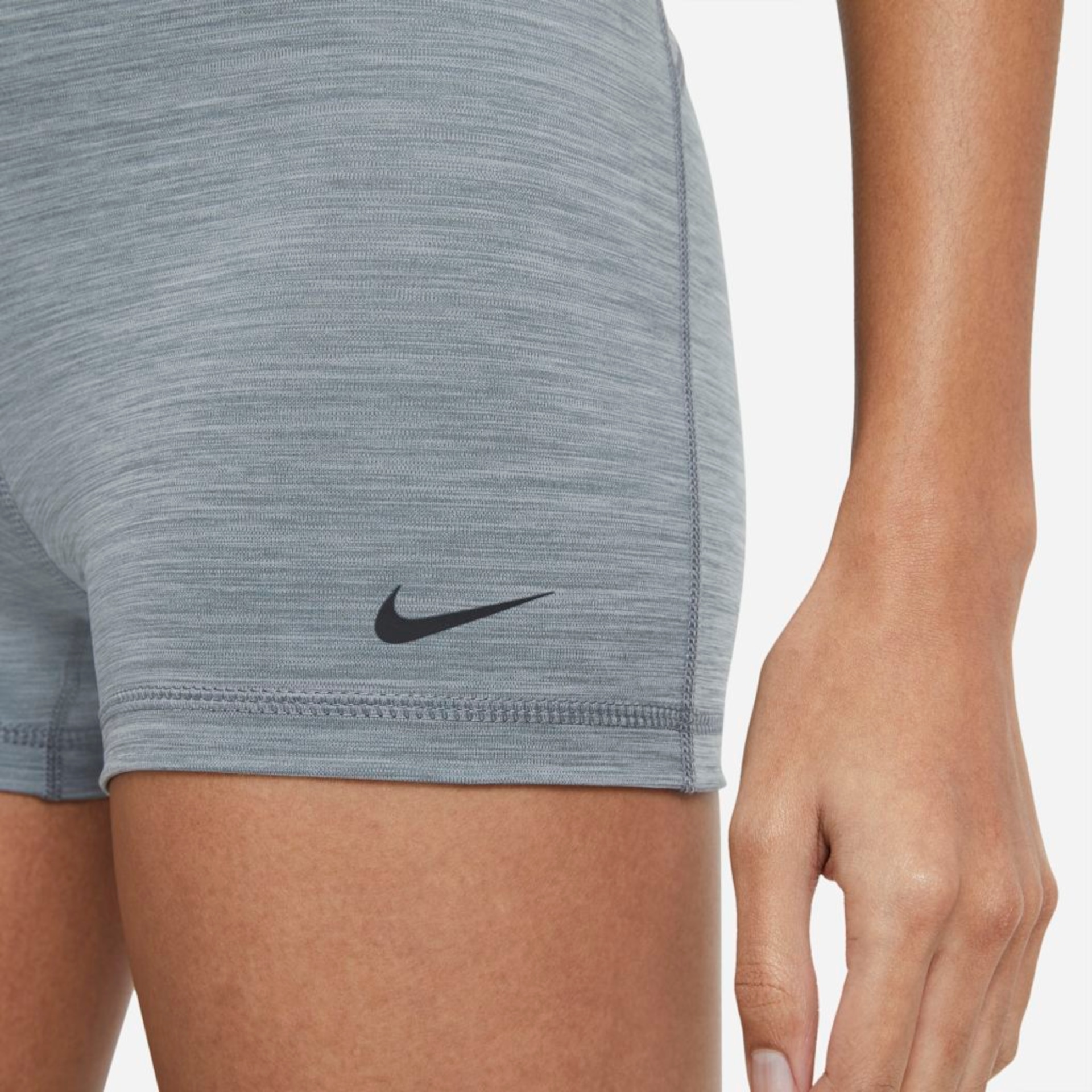 Shorts Nike Pro Feminino - Foto 5