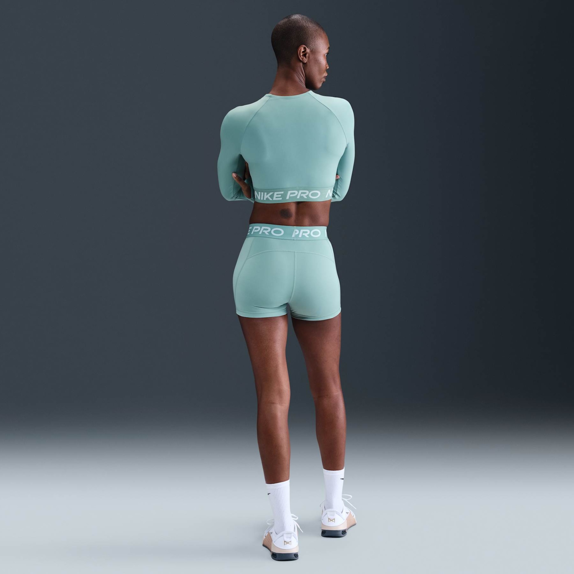 Shorts Nike Pro Feminino - Foto 4