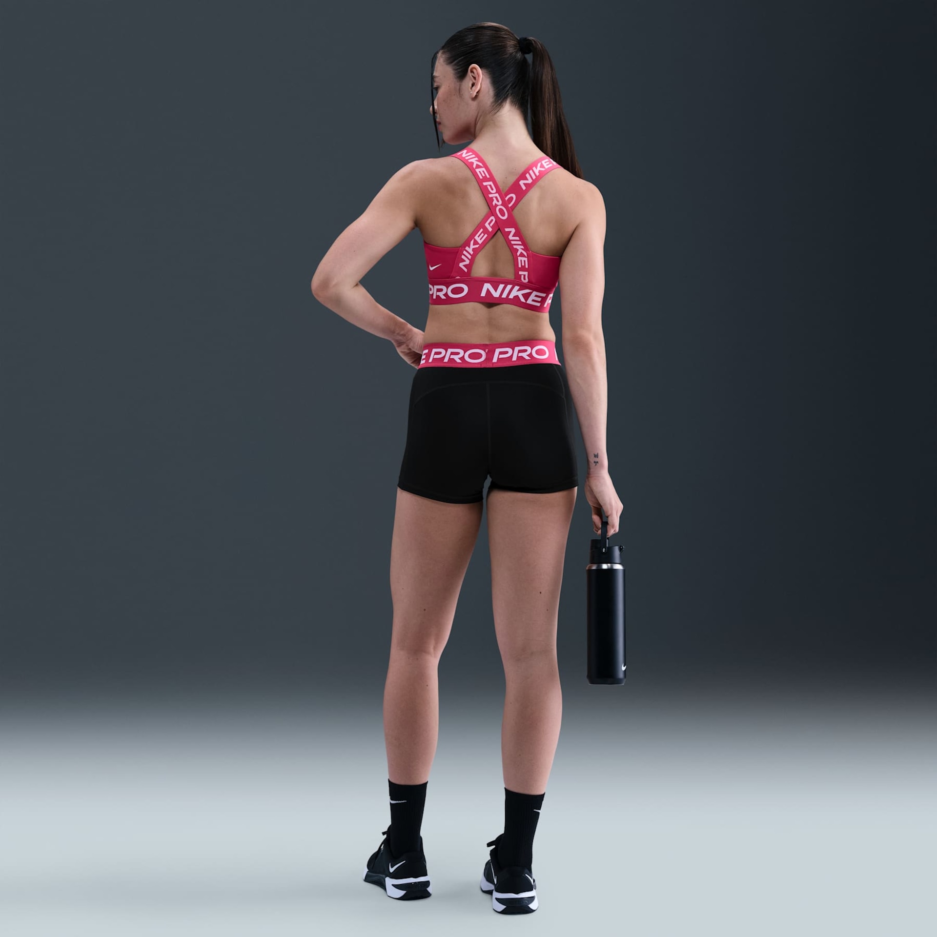 Shorts Nike Pro Feminino - Foto 4