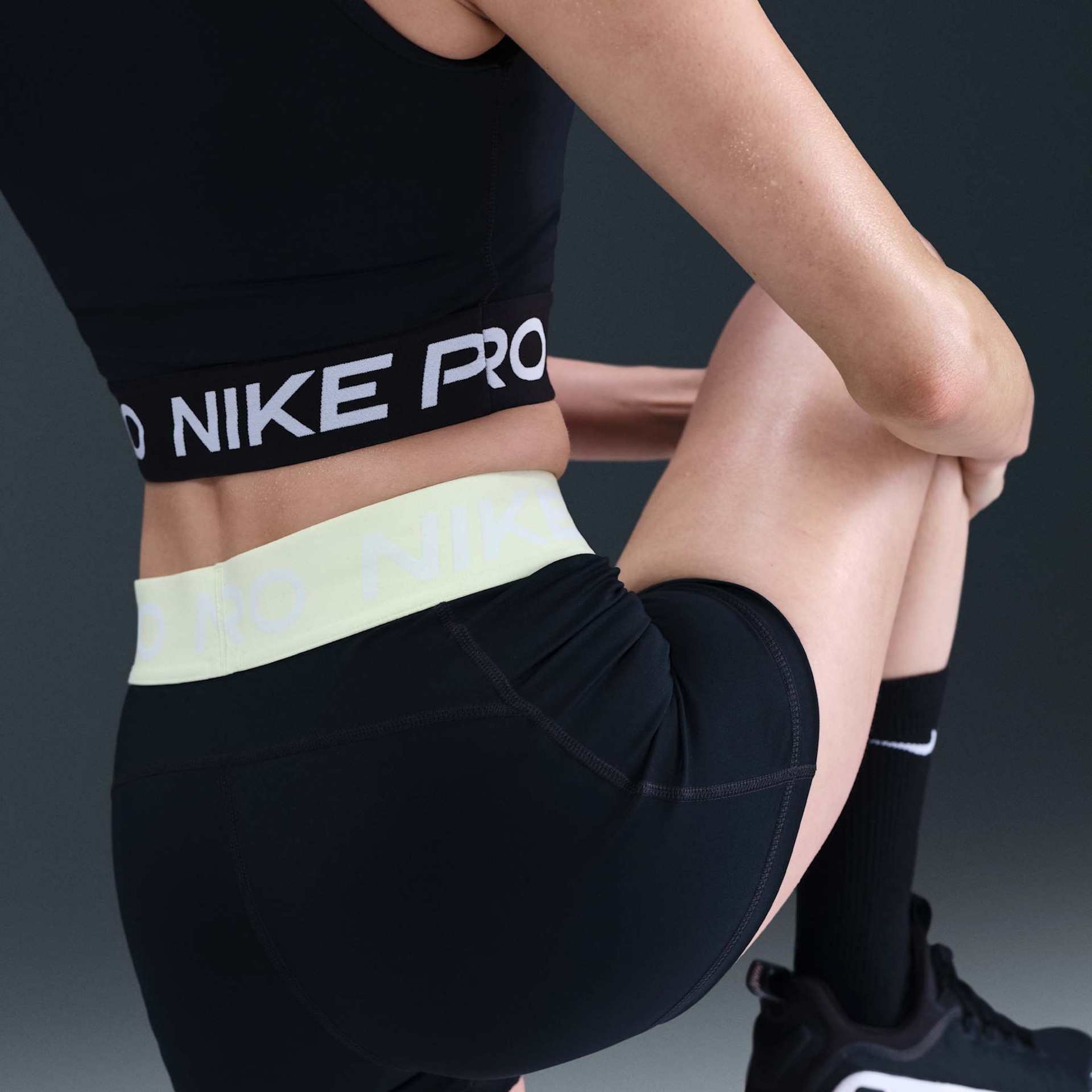 Shorts Nike Pro Feminino - Foto 3