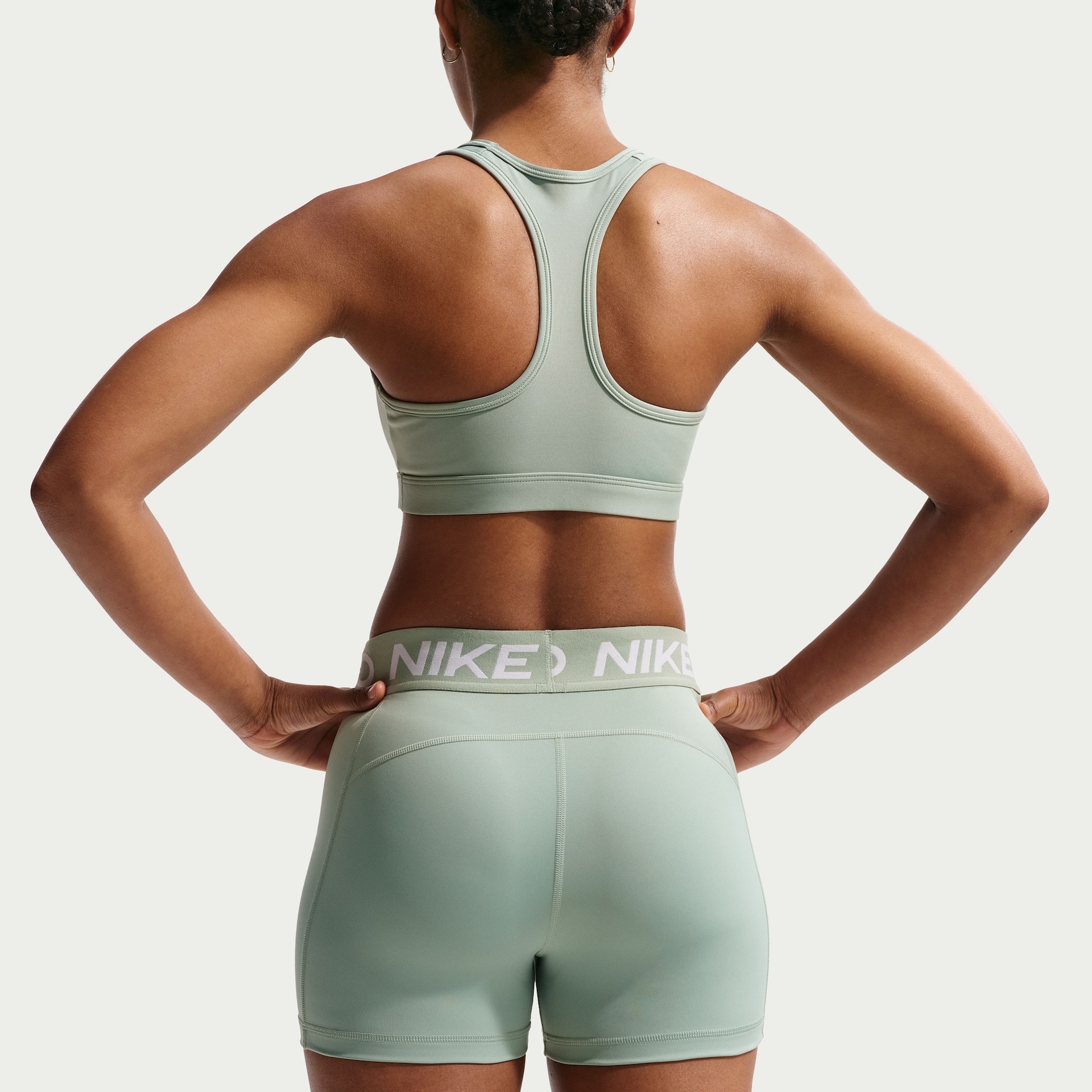Shorts Nike Pro Feminino - Foto 4