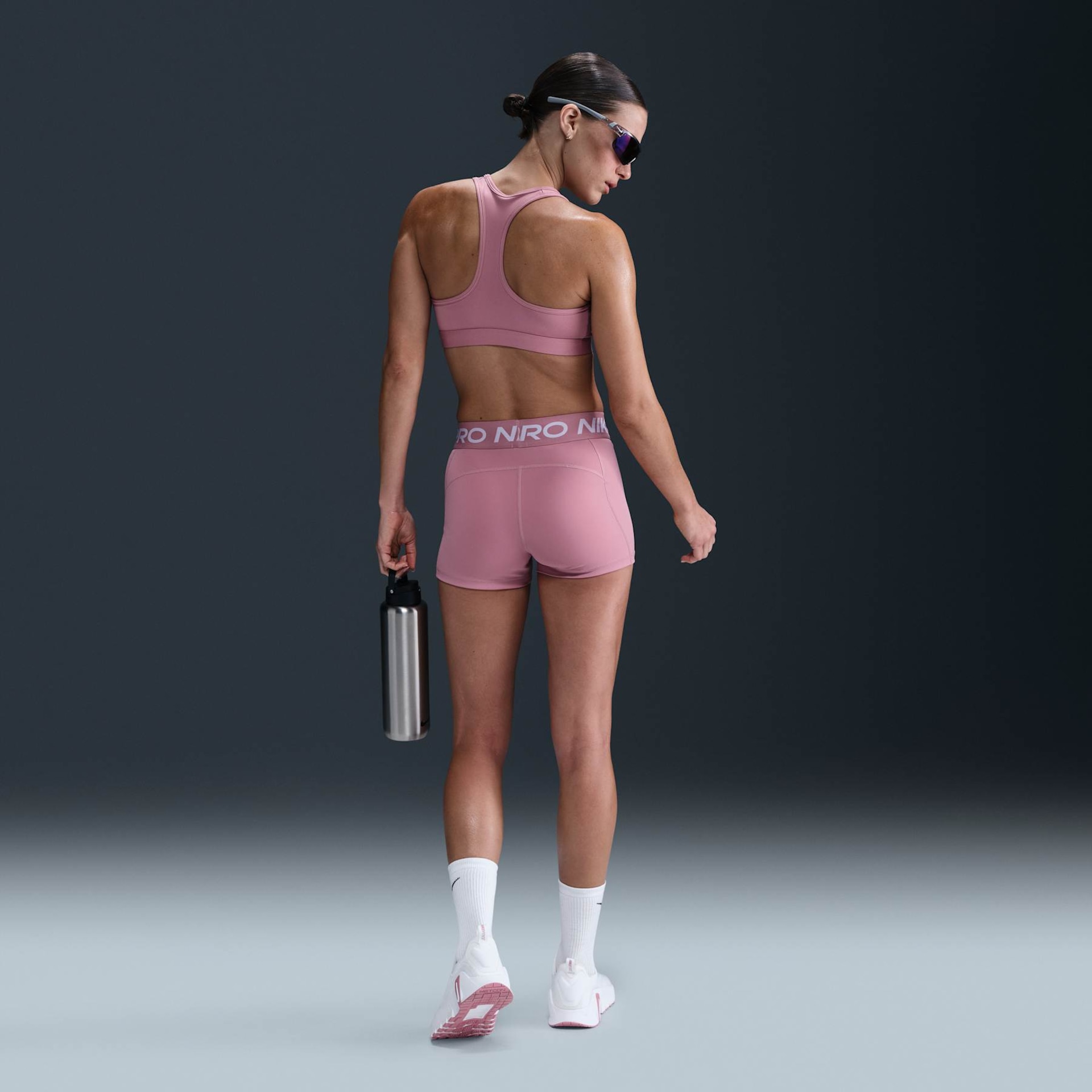 Shorts Nike Pro Feminino - Foto 4