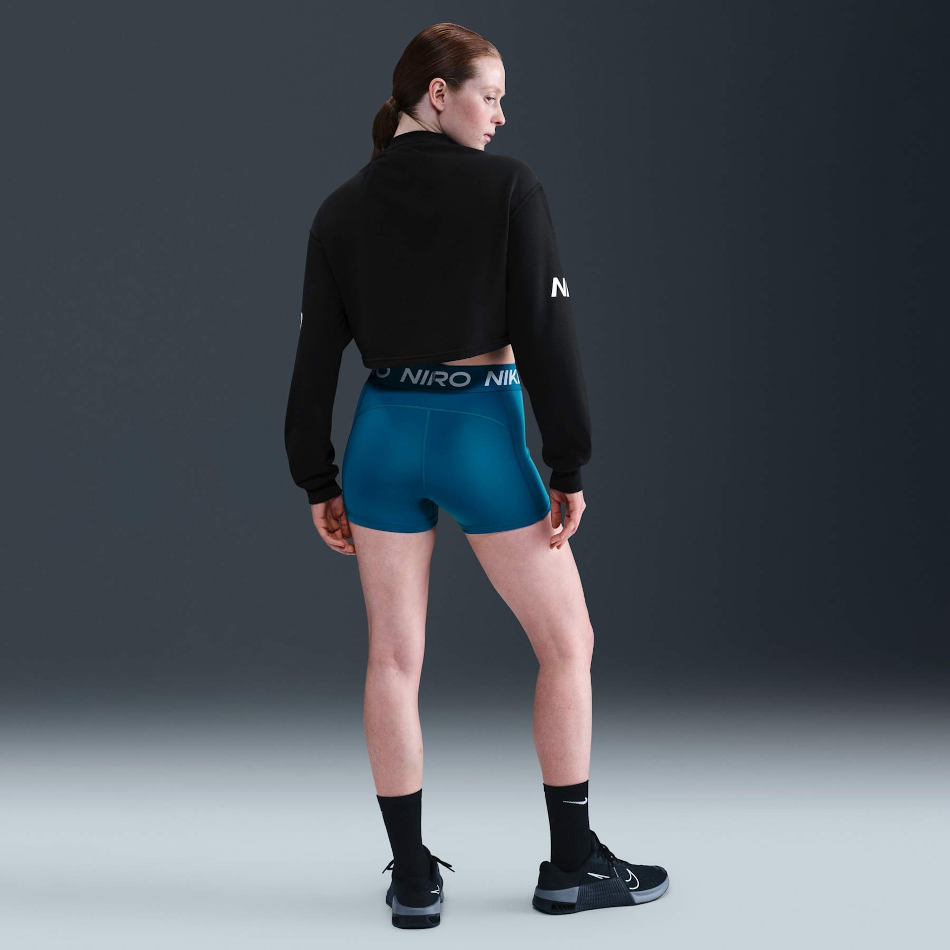 Shorts Nike Pro Feminino - Foto 4