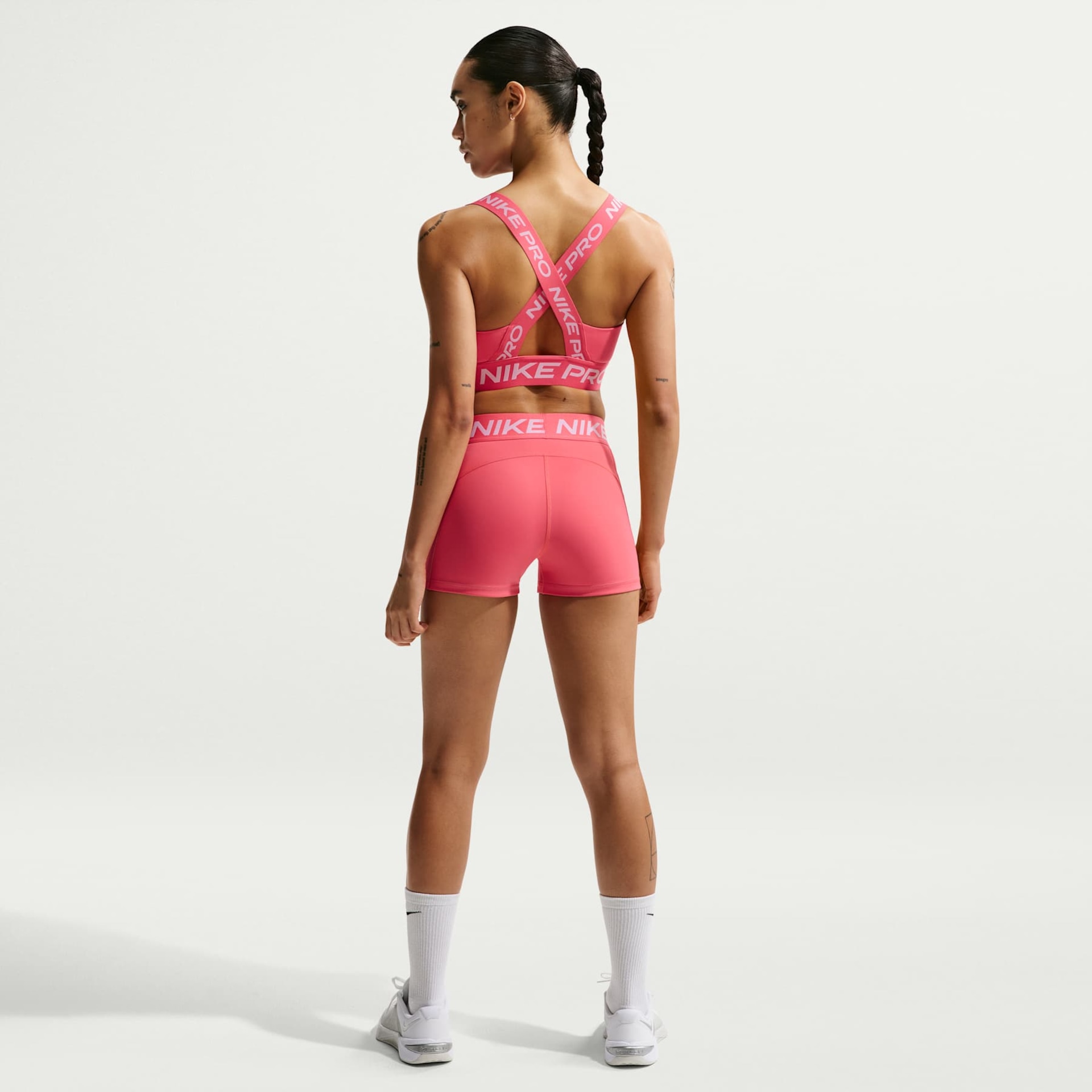 Shorts Nike Pro Feminino - Foto 5