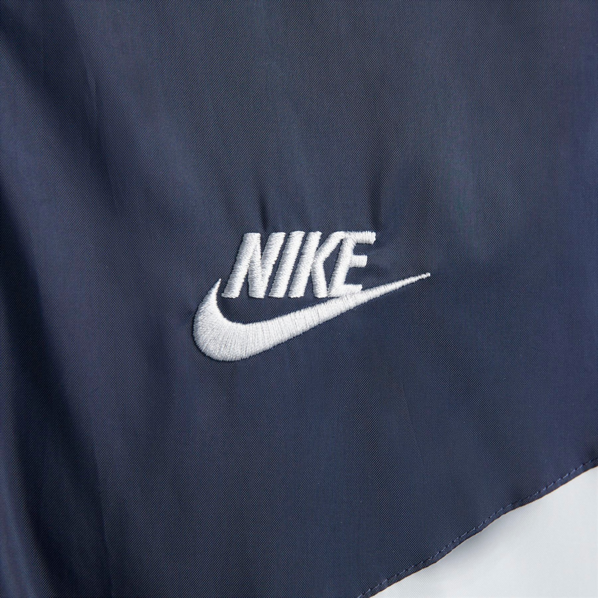 Jaqueta Nike Sportswear Windrunner Masculina - Foto 4
