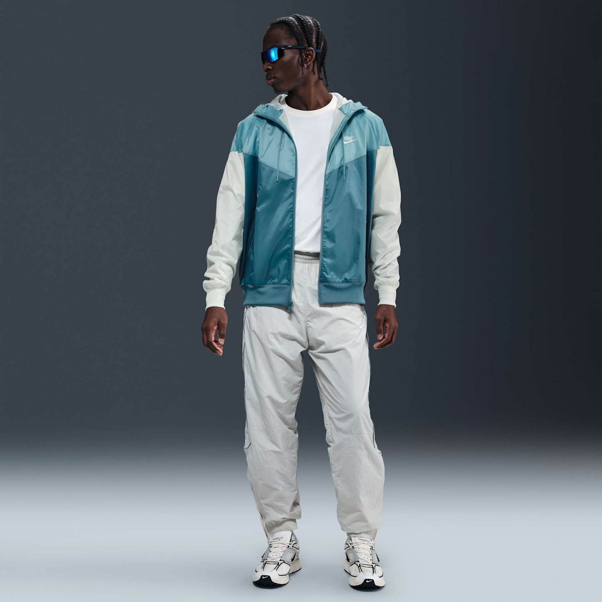 Jaqueta Nike Sportswear Windrunner Masculina - Foto 4