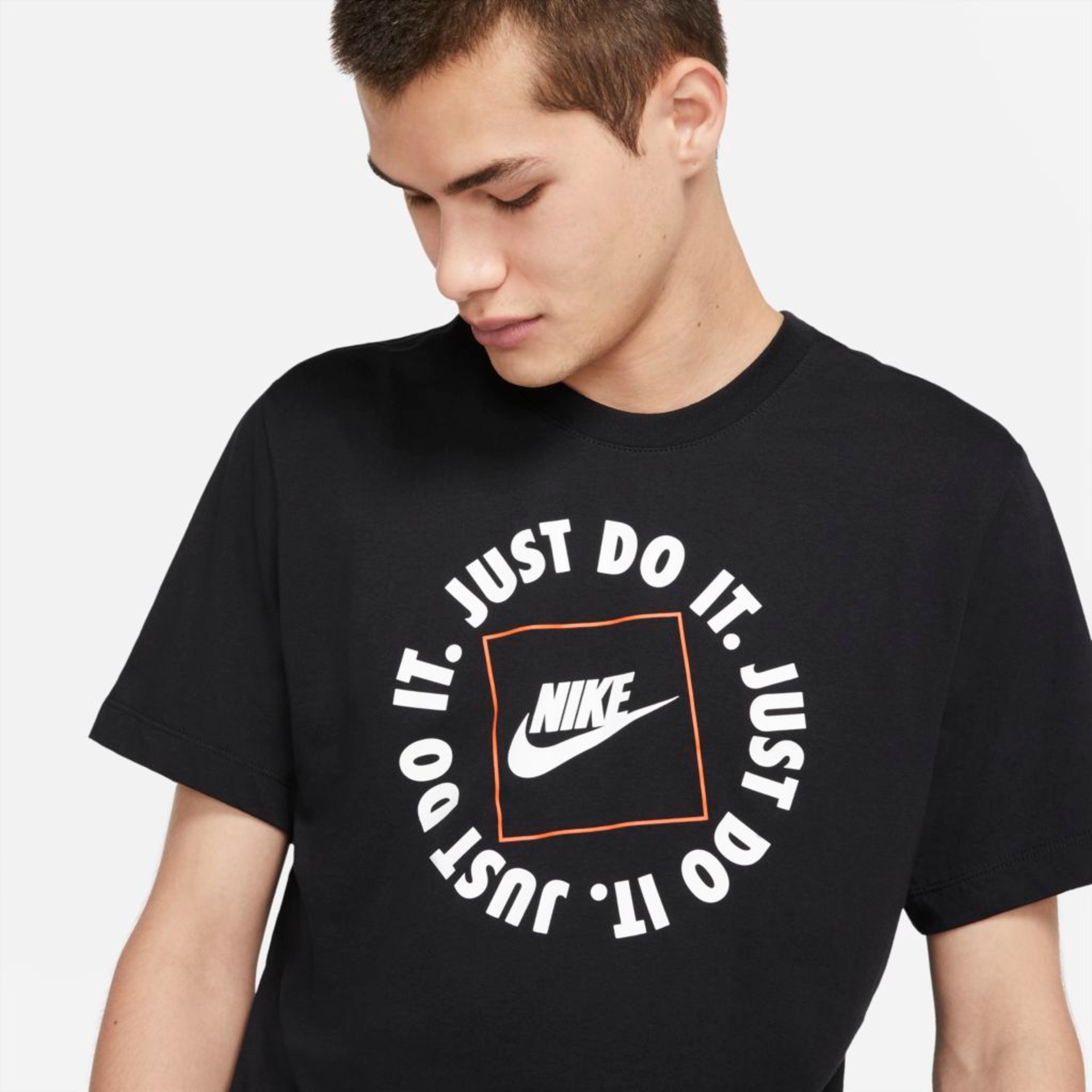 Camiseta Nike Sportswear JDI Masculina - Foto 3