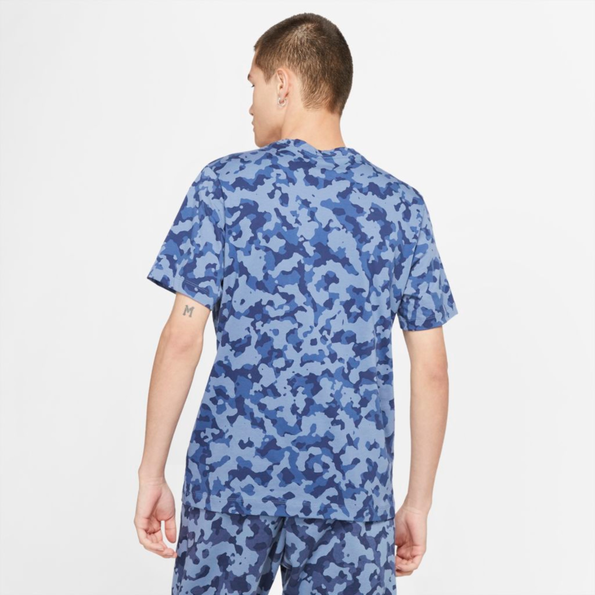 Camiseta Nike Sportswear Masculina - Foto 2