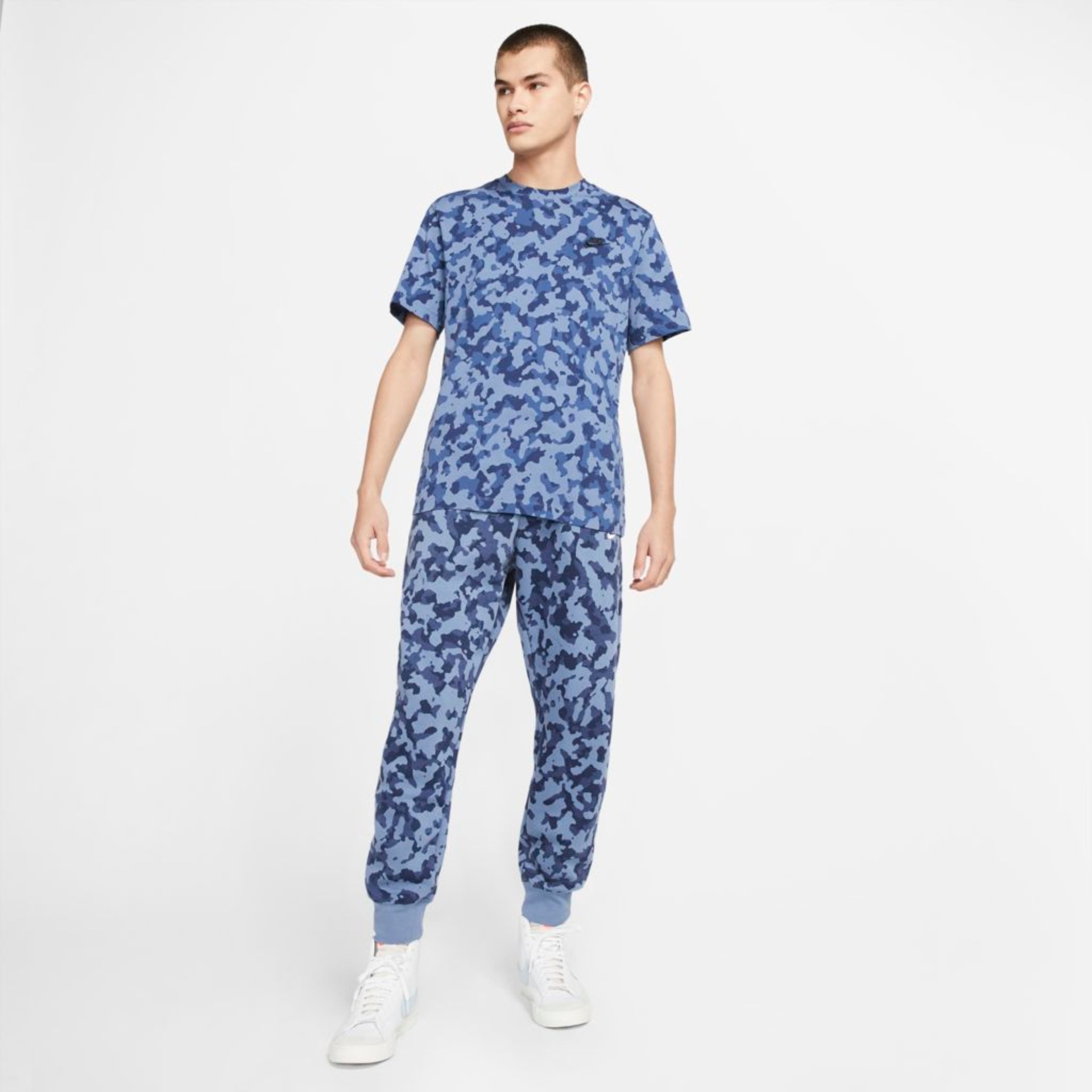 Camiseta Nike Sportswear Masculina - Foto 4