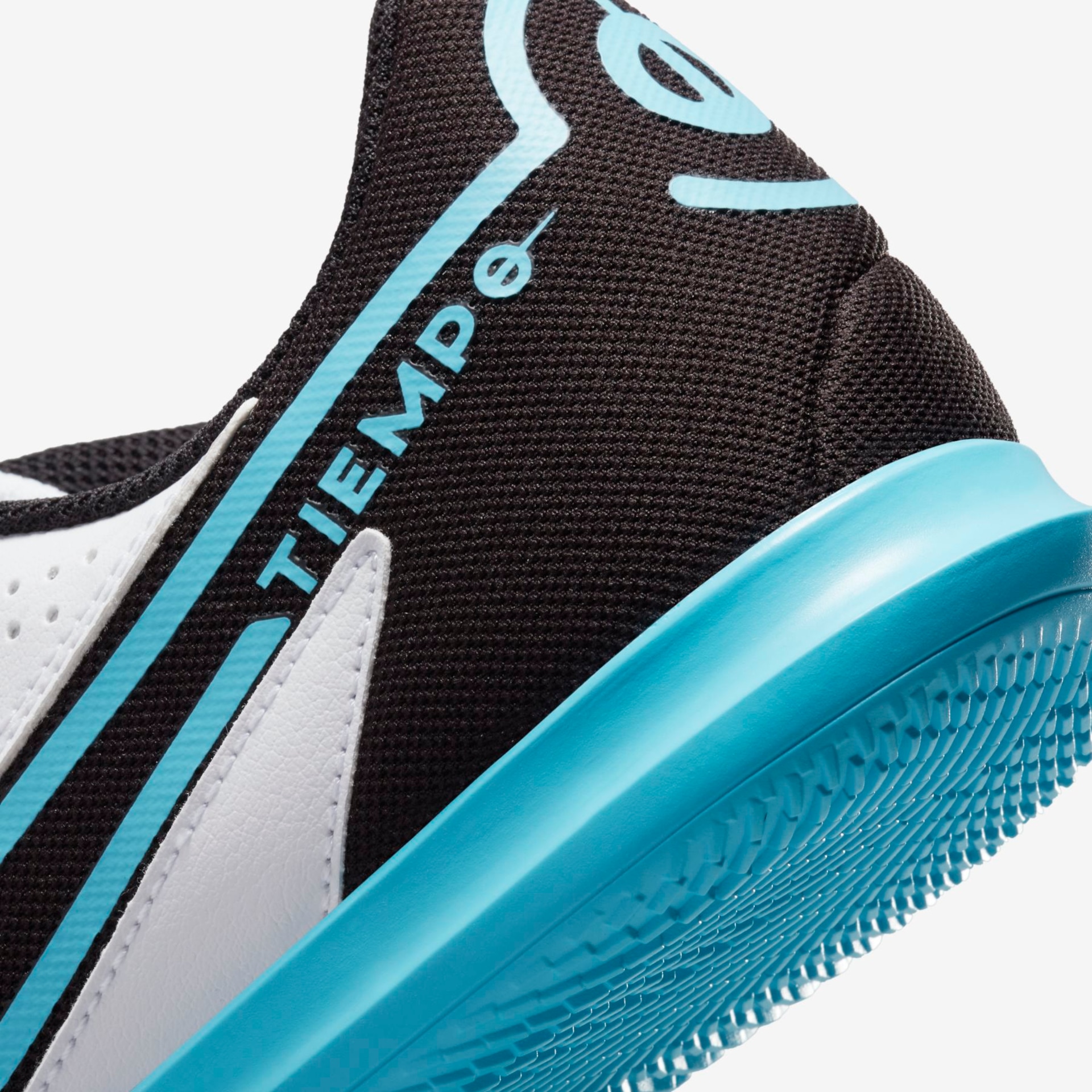 Chuteira Nike Tiempo Legend 9 Club Futsal - Foto 8