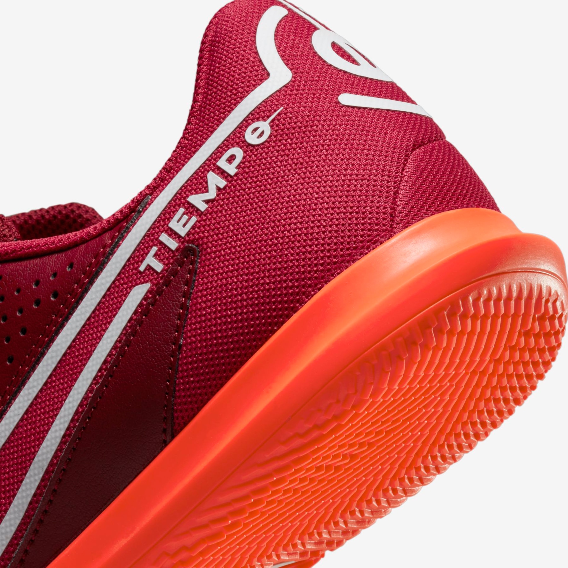 Chuteira Nike Tiempo Legend 9 Club Futsal - Foto 8
