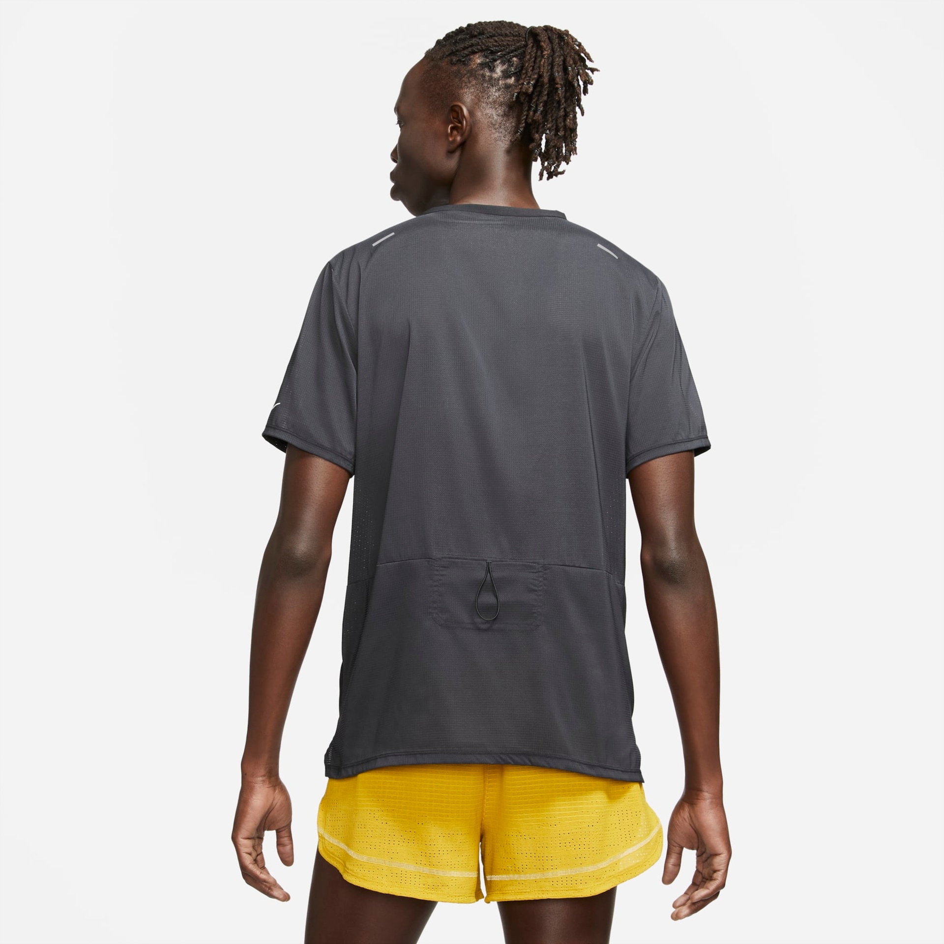 Camiseta Nike Rise 365 Run Division Masculina - Foto 2