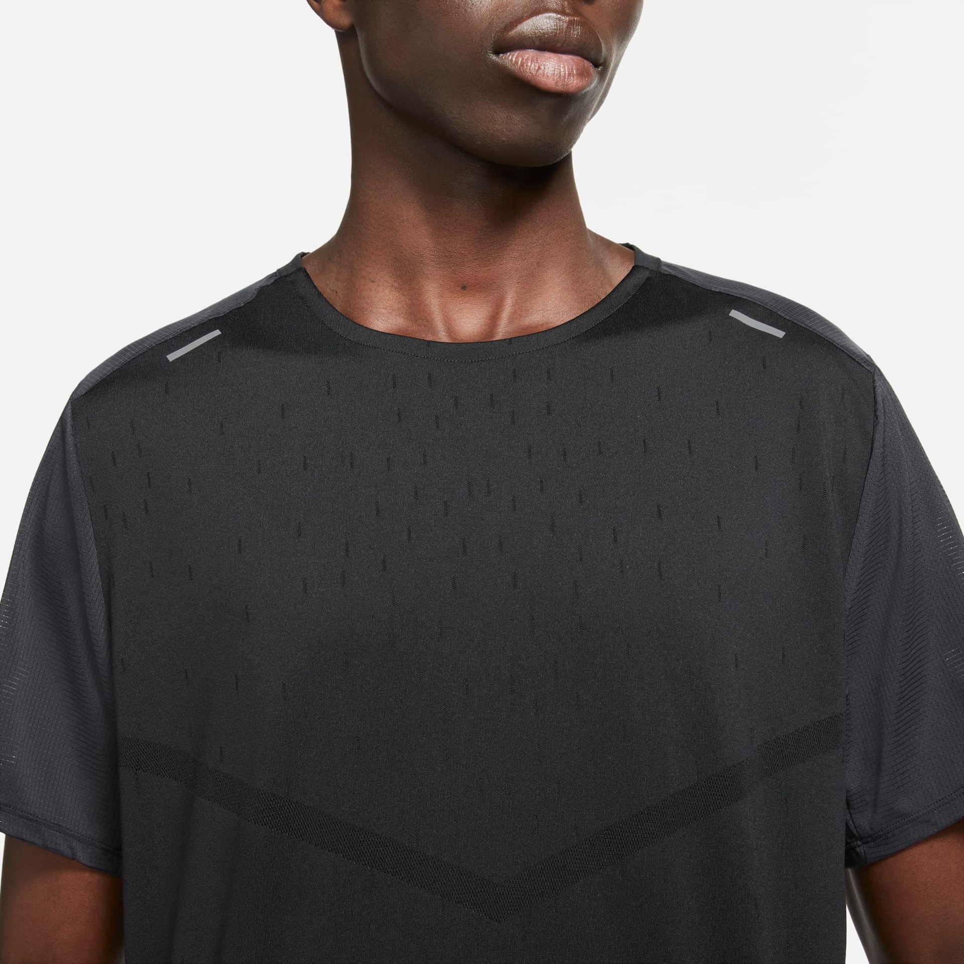 Camiseta Nike Rise 365 Run Division Masculina - Foto 4