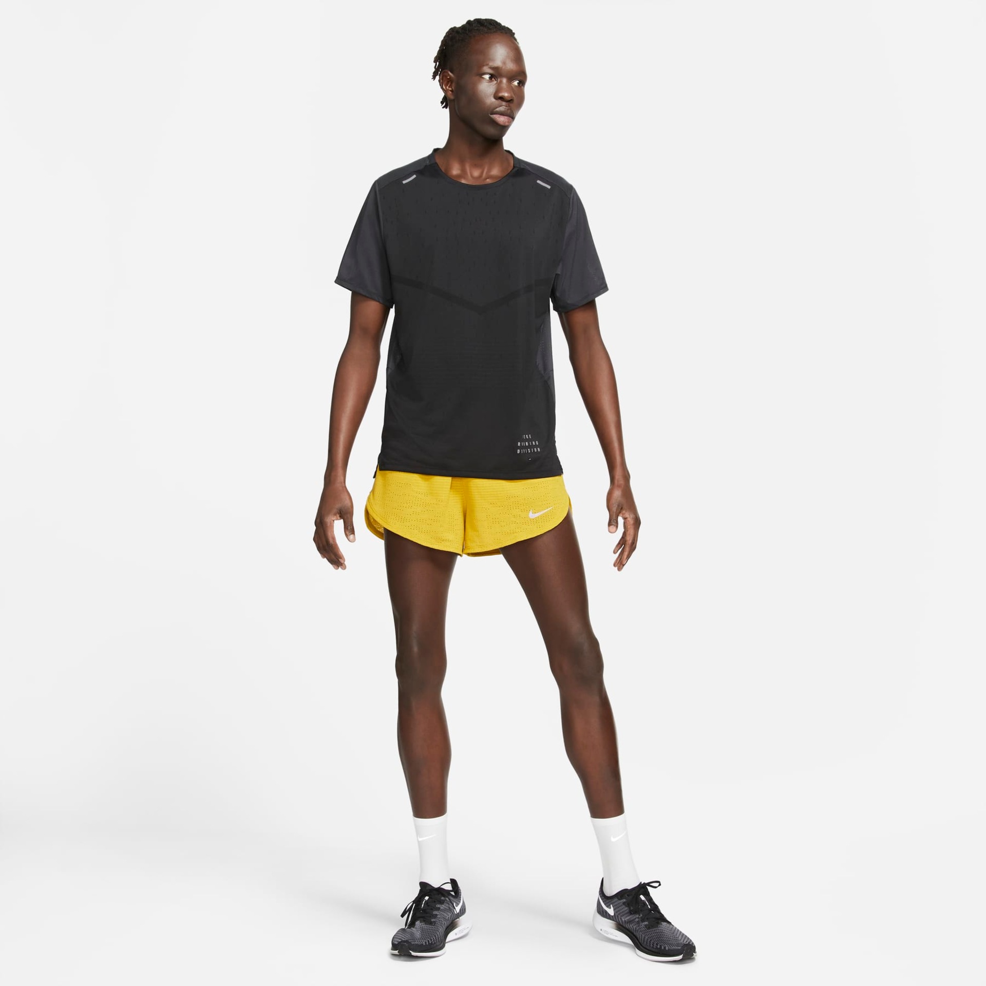 Camiseta Nike Rise 365 Run Division Masculina - Foto 9