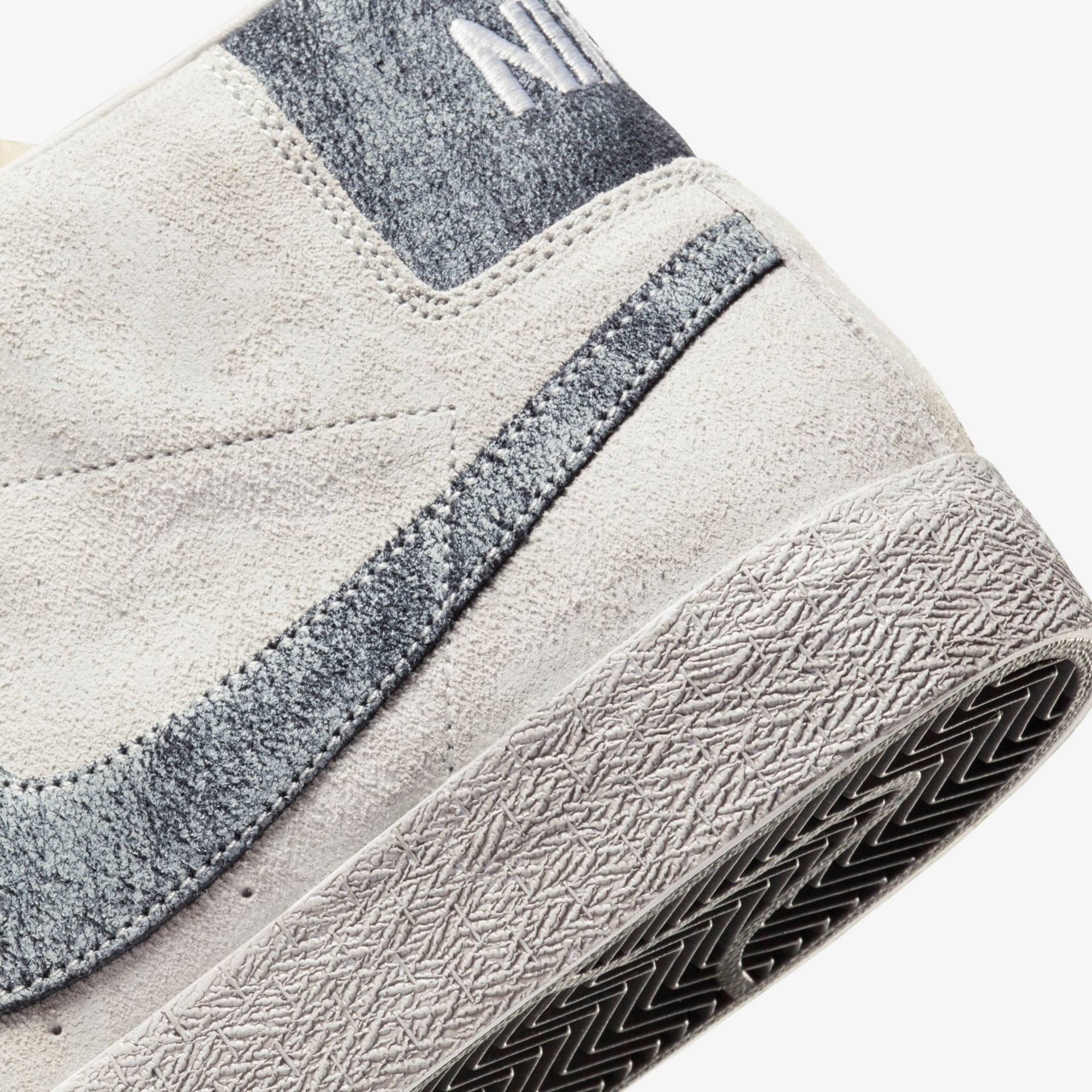 Tênis Nike SB Zoom Blazer Mid Premium Unissex - Foto 8