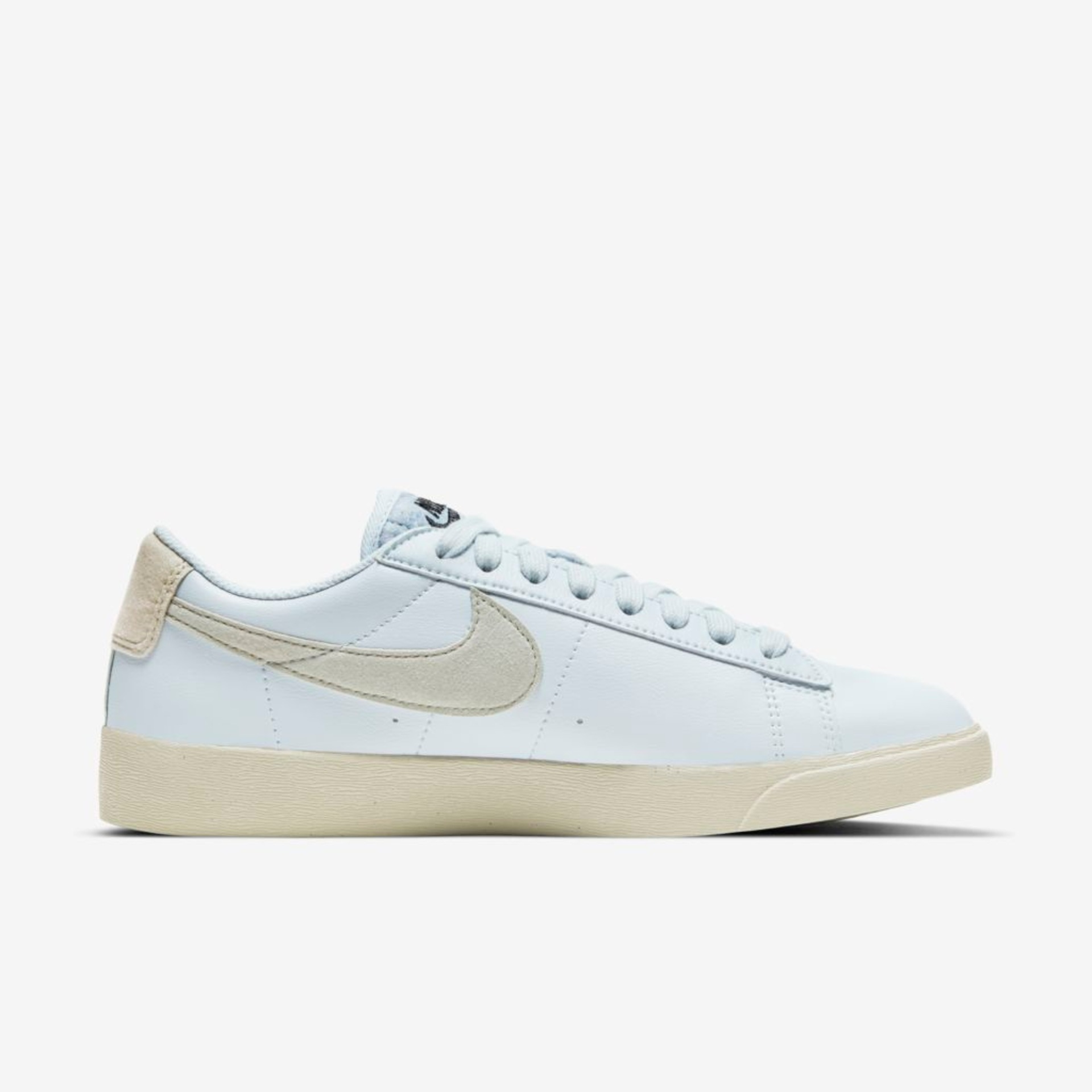 Tênis Nike Blazer Low SE Feminino - Foto 3