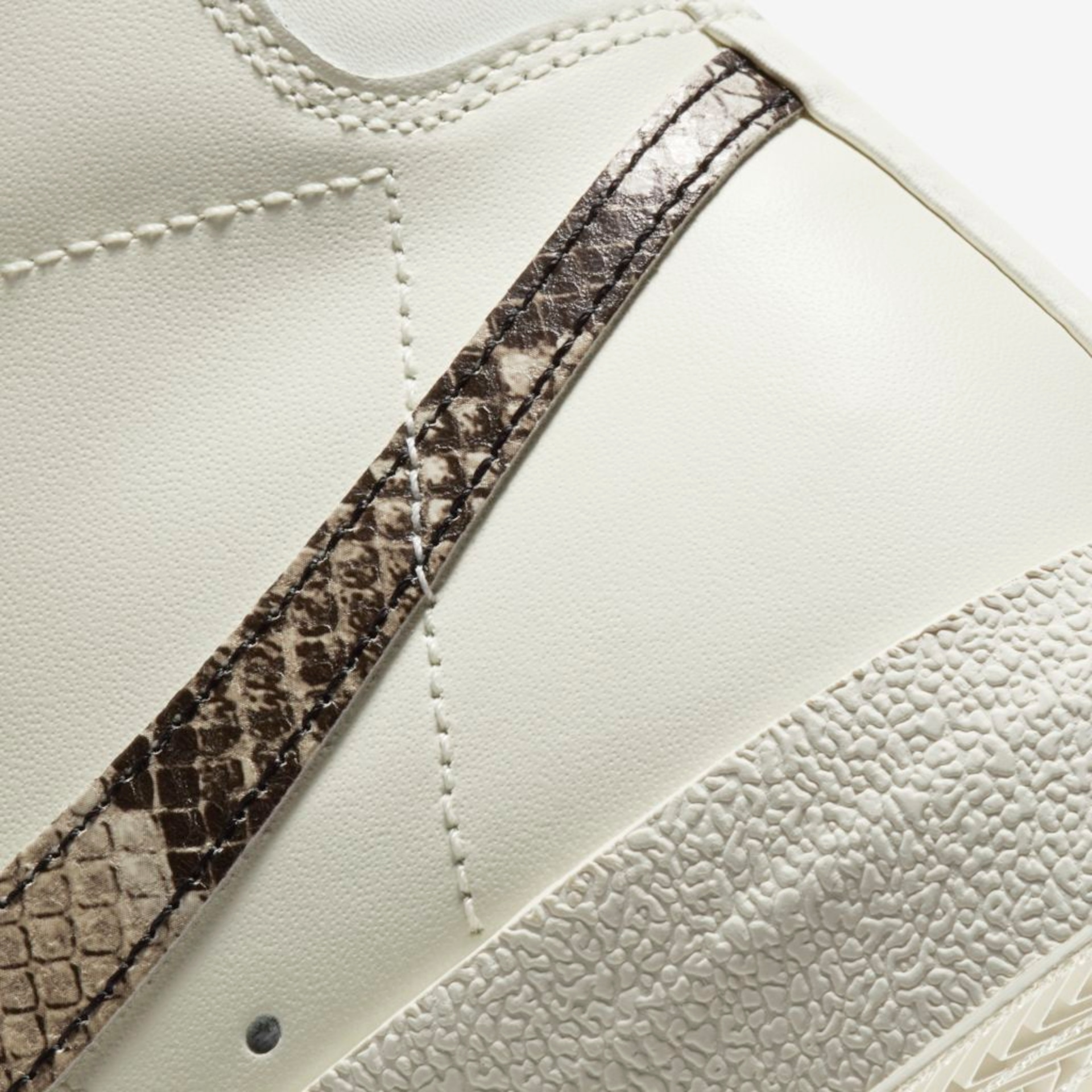 Tênis Nike Blazer Mid '77 Edição Especial Feminino - Foto 8