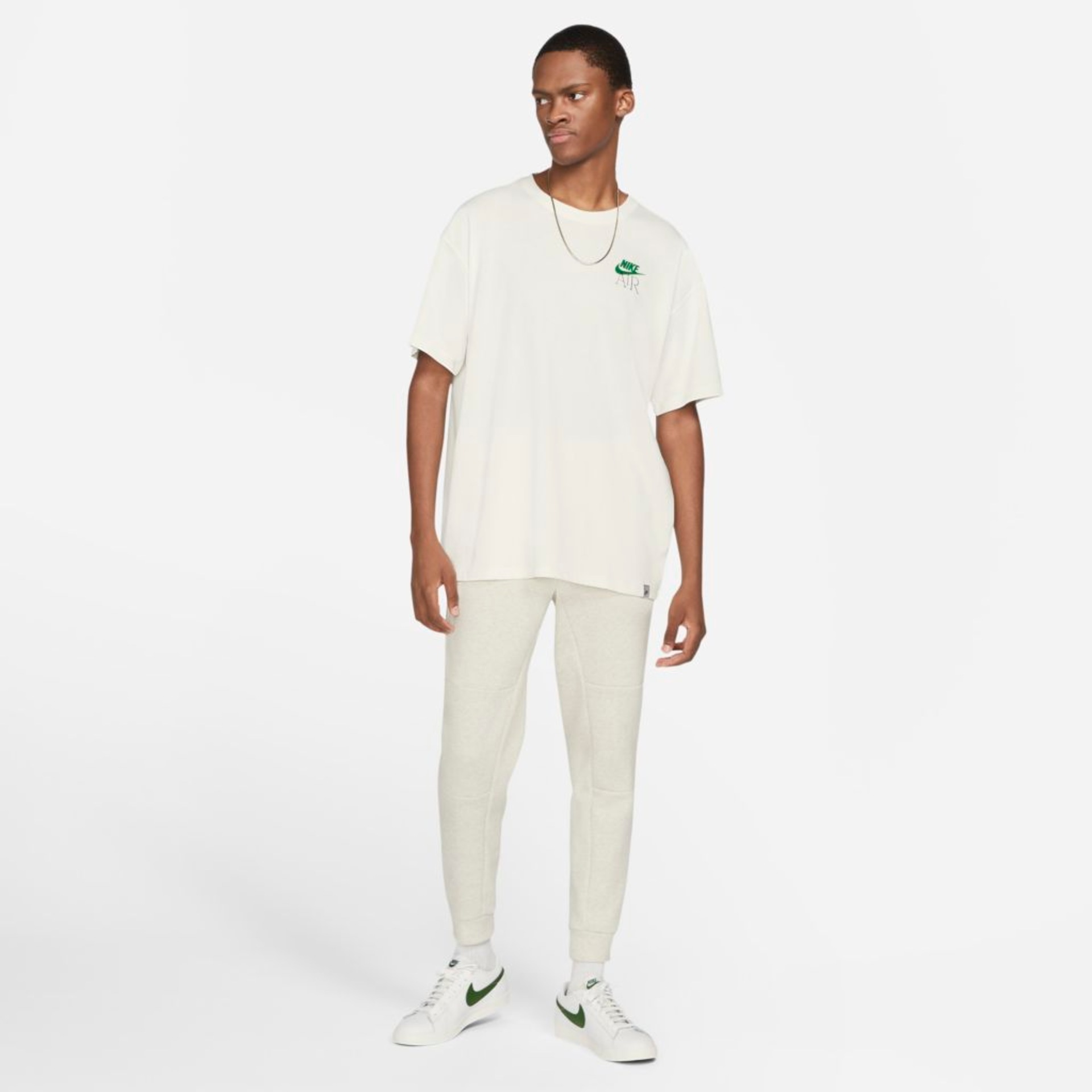 Camiseta Nike Sportswear Masculina - Foto 6