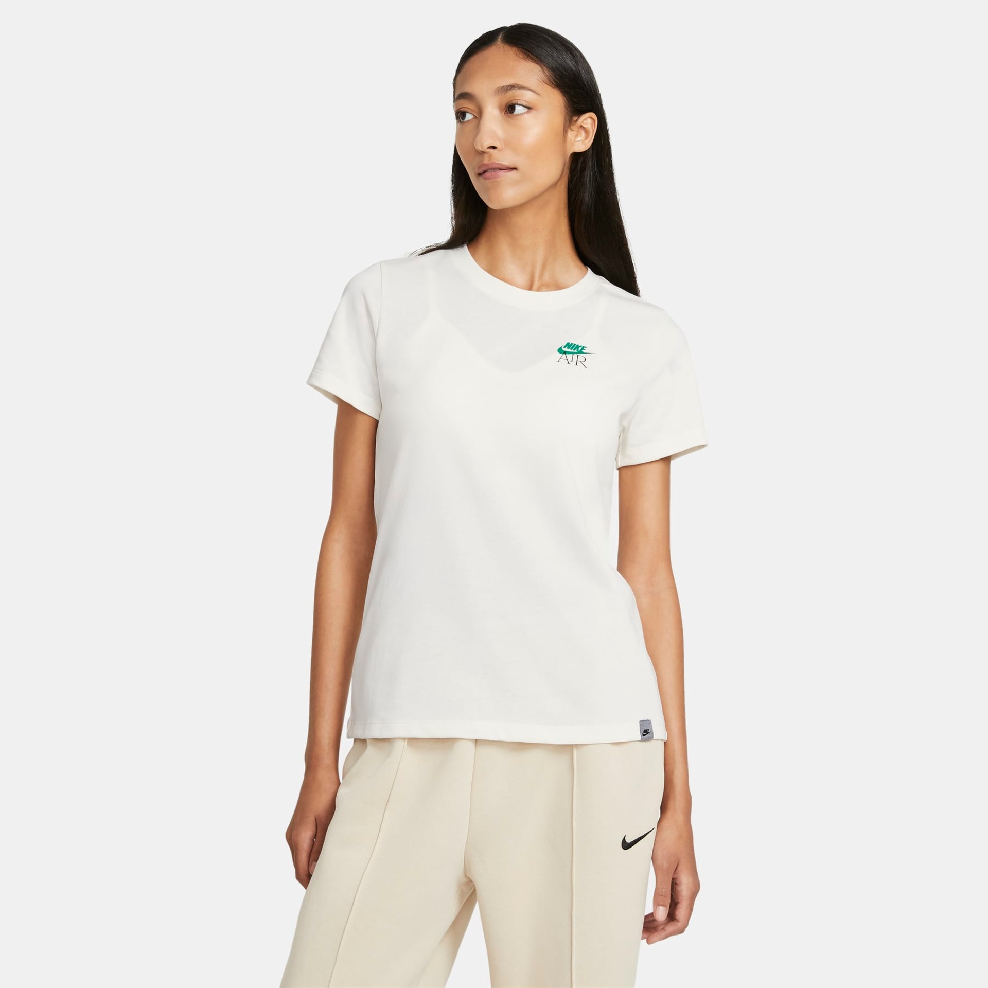 Camiseta Nike Sportswear Feminina - Foto 1