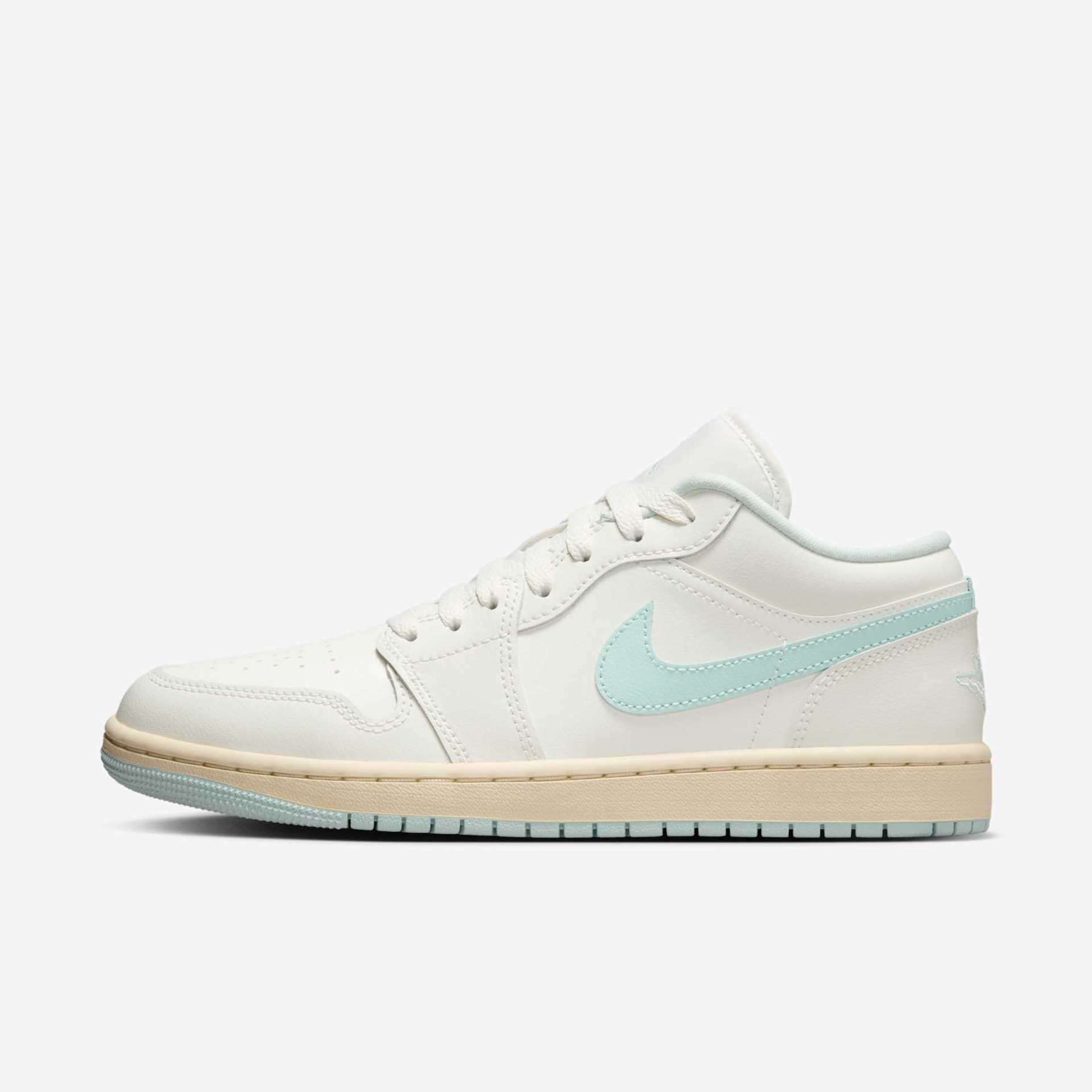 Tênis Air Jordan 1 Low Feminino - Foto 1