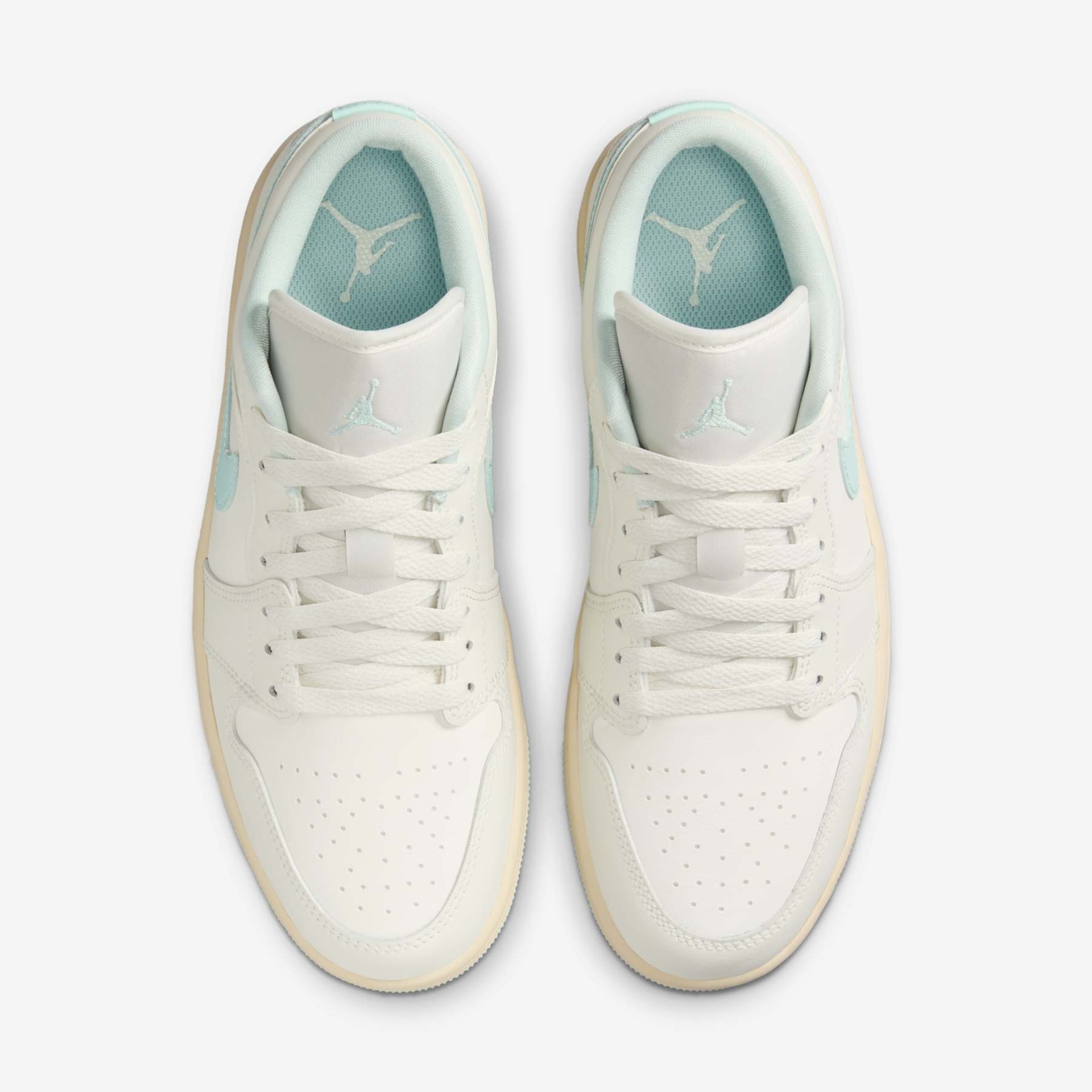 Tênis Air Jordan 1 Low Feminino - Foto 4