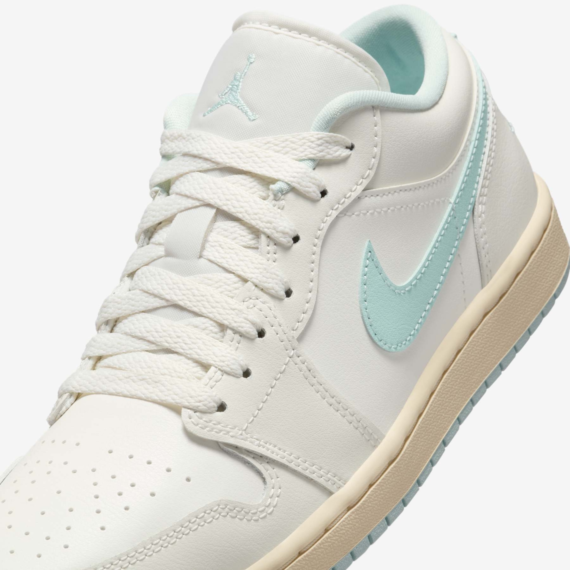 Tênis Air Jordan 1 Low Feminino - Foto 7