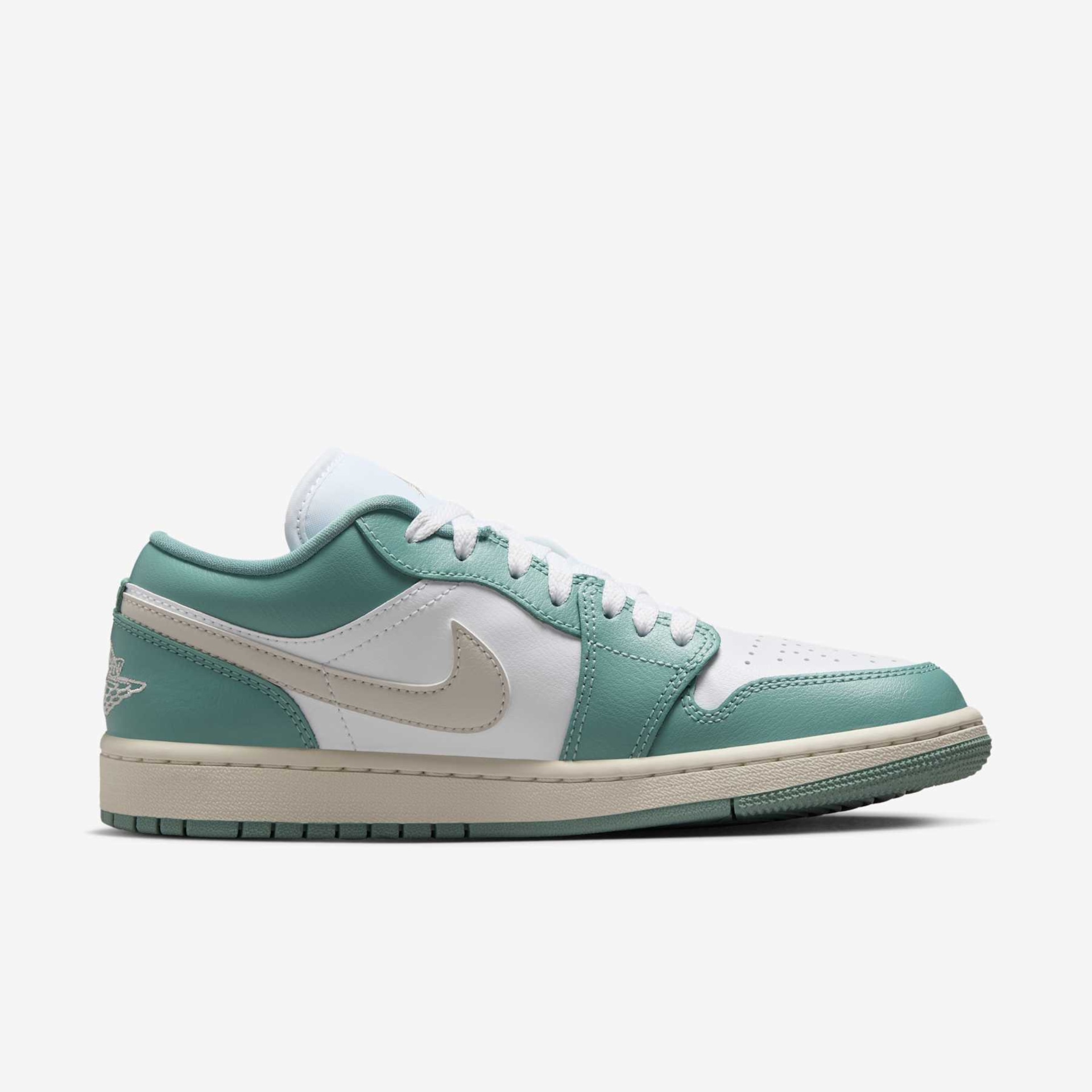 Tênis Air Jordan 1 Low Feminino - Foto 3