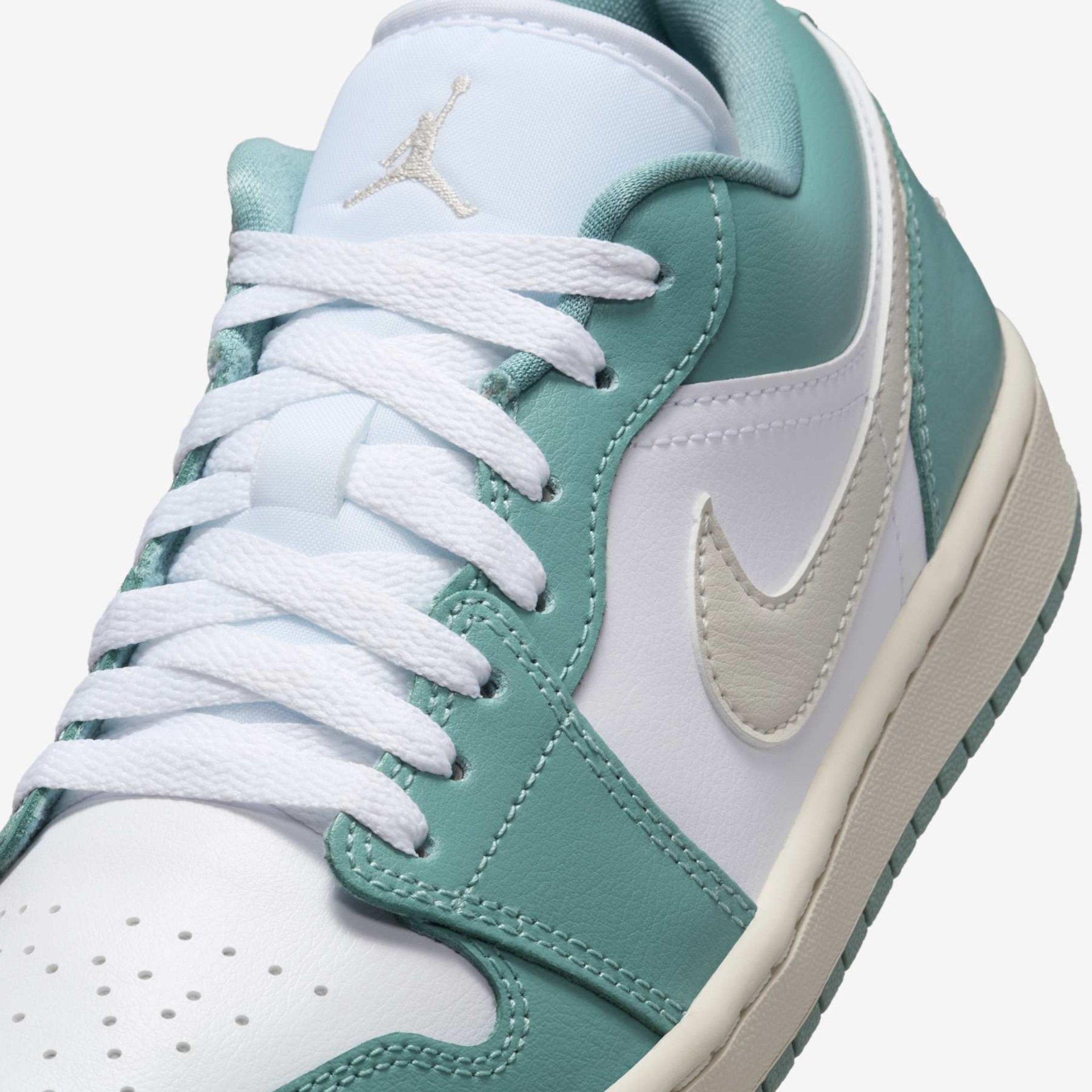 Tênis Air Jordan 1 Low Feminino - Foto 7