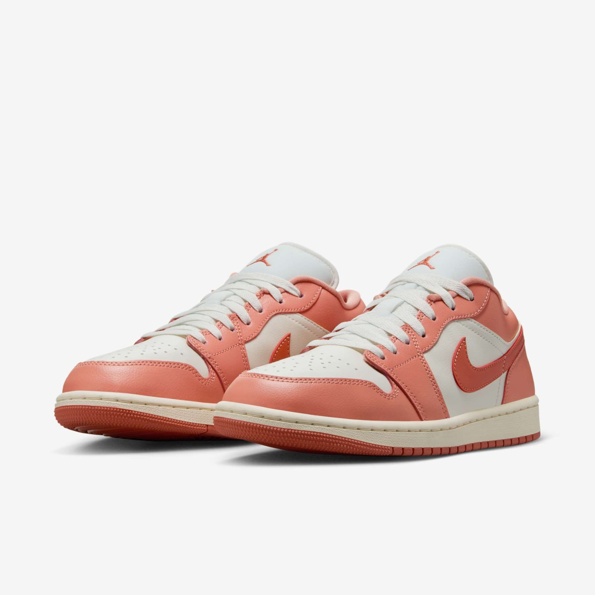 Tênis Air Jordan 1 Low Feminino - Foto 5