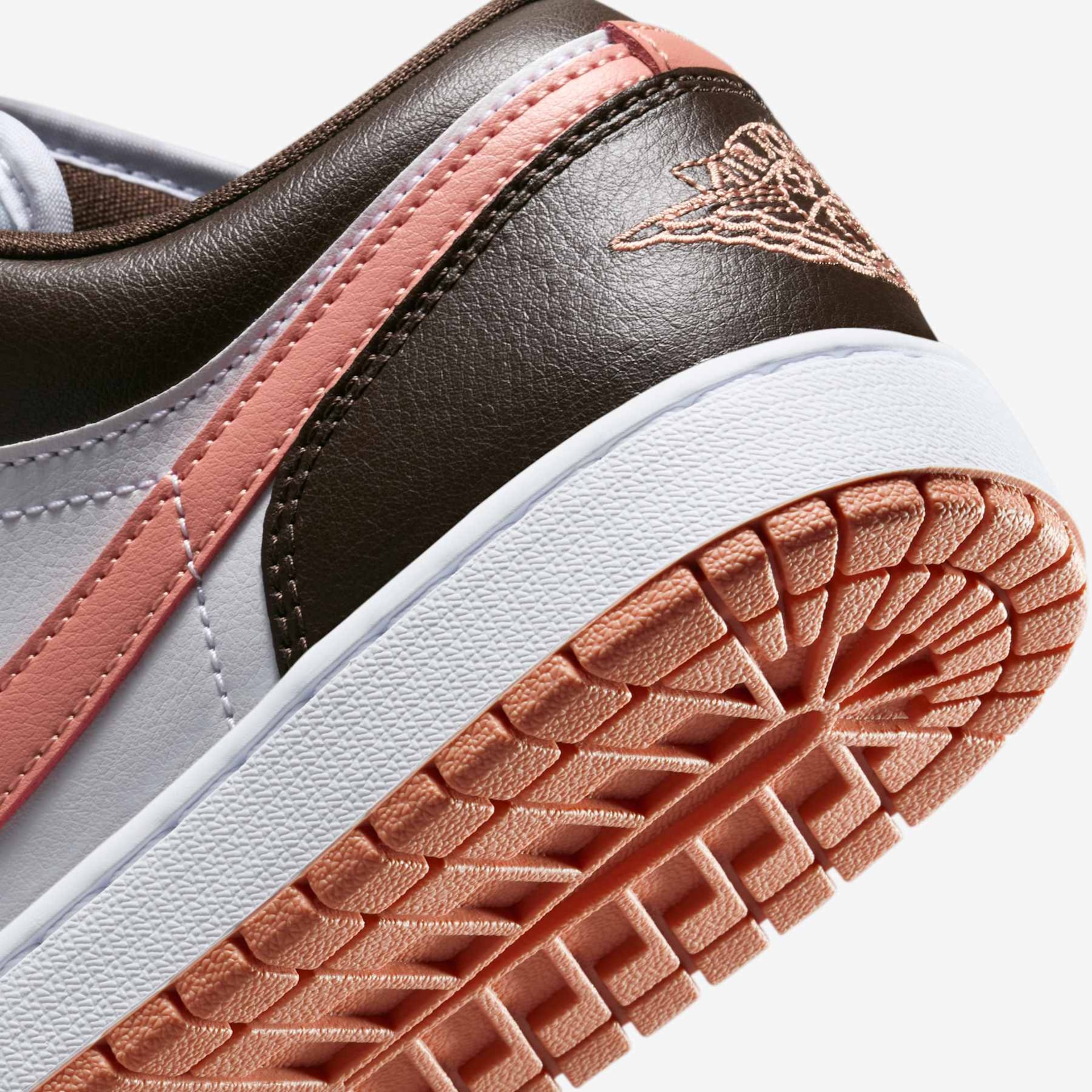 Tênis Air Jordan 1 Low Feminino - Foto 8