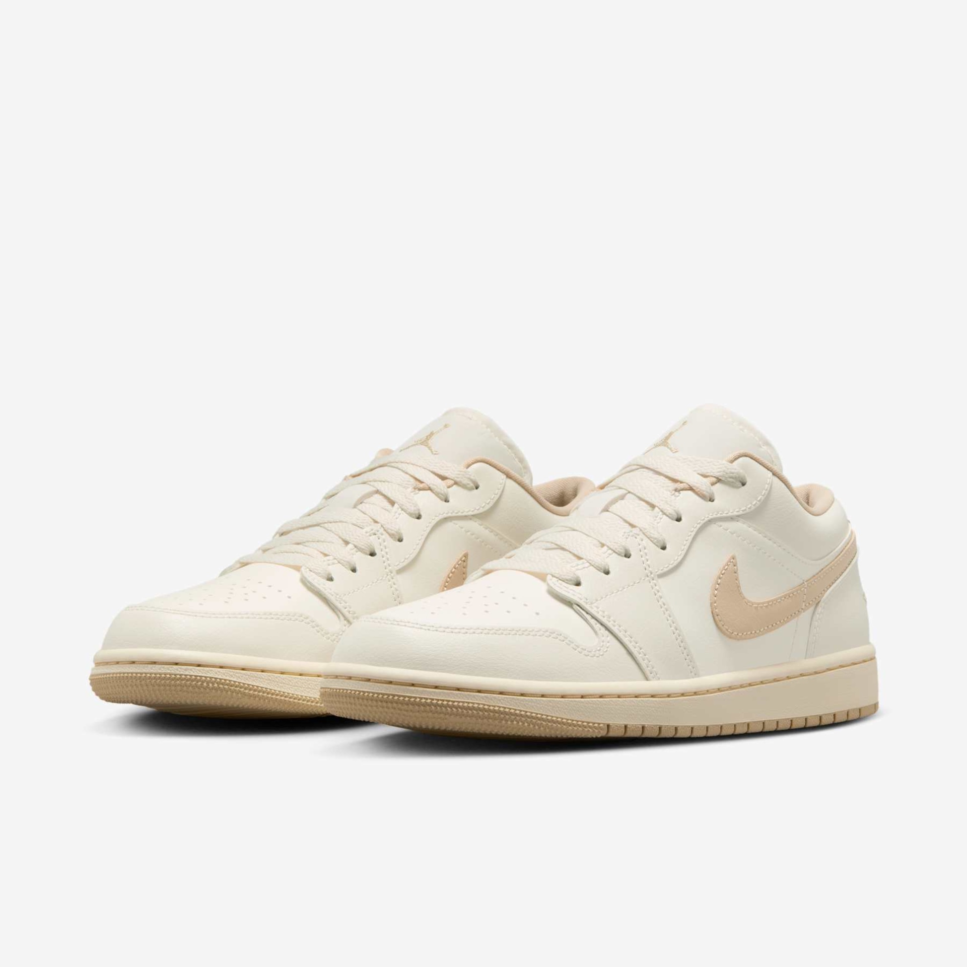 Tênis Air Jordan 1 Low Feminino - Foto 5