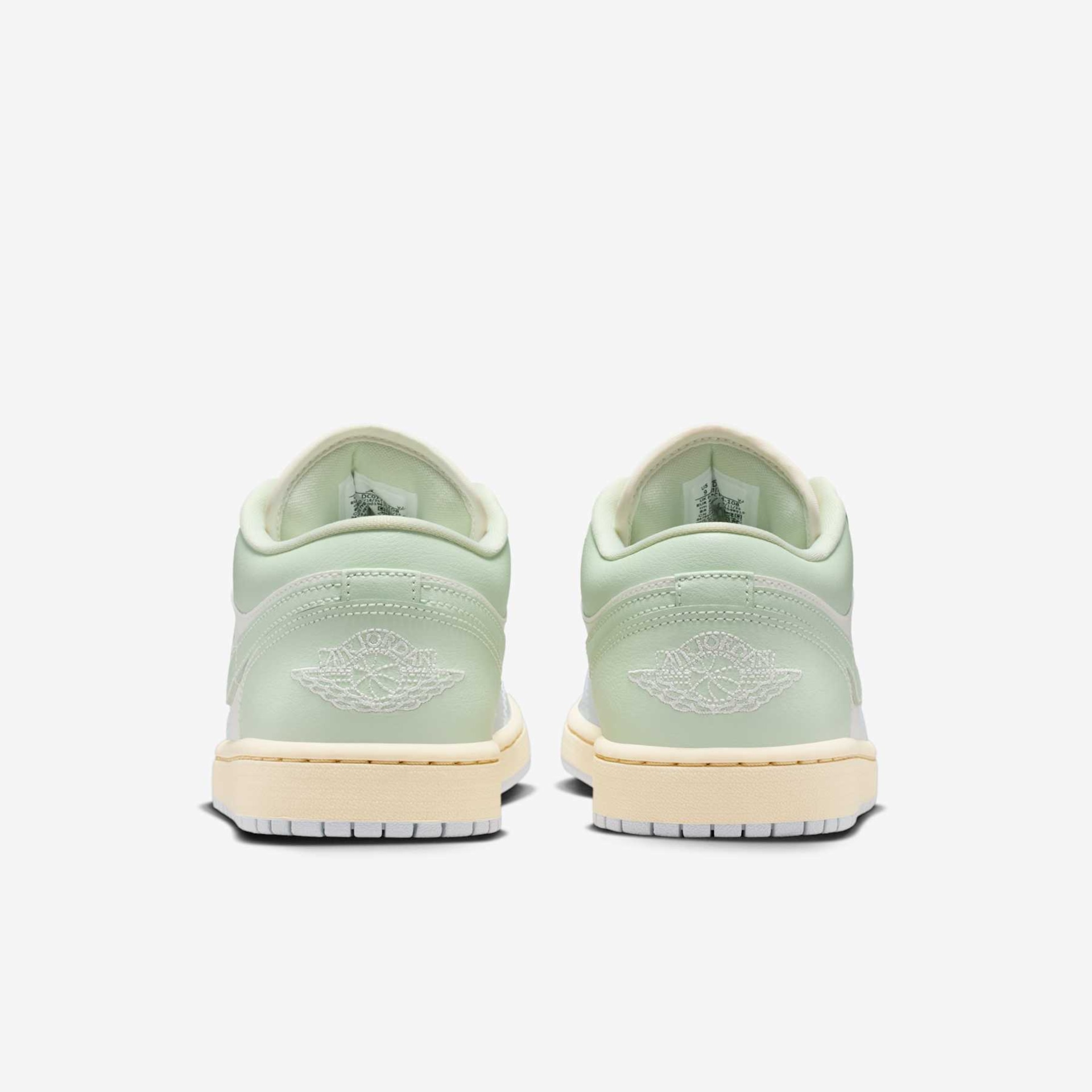 Tênis Air Jordan 1 Low Feminino - Foto 6