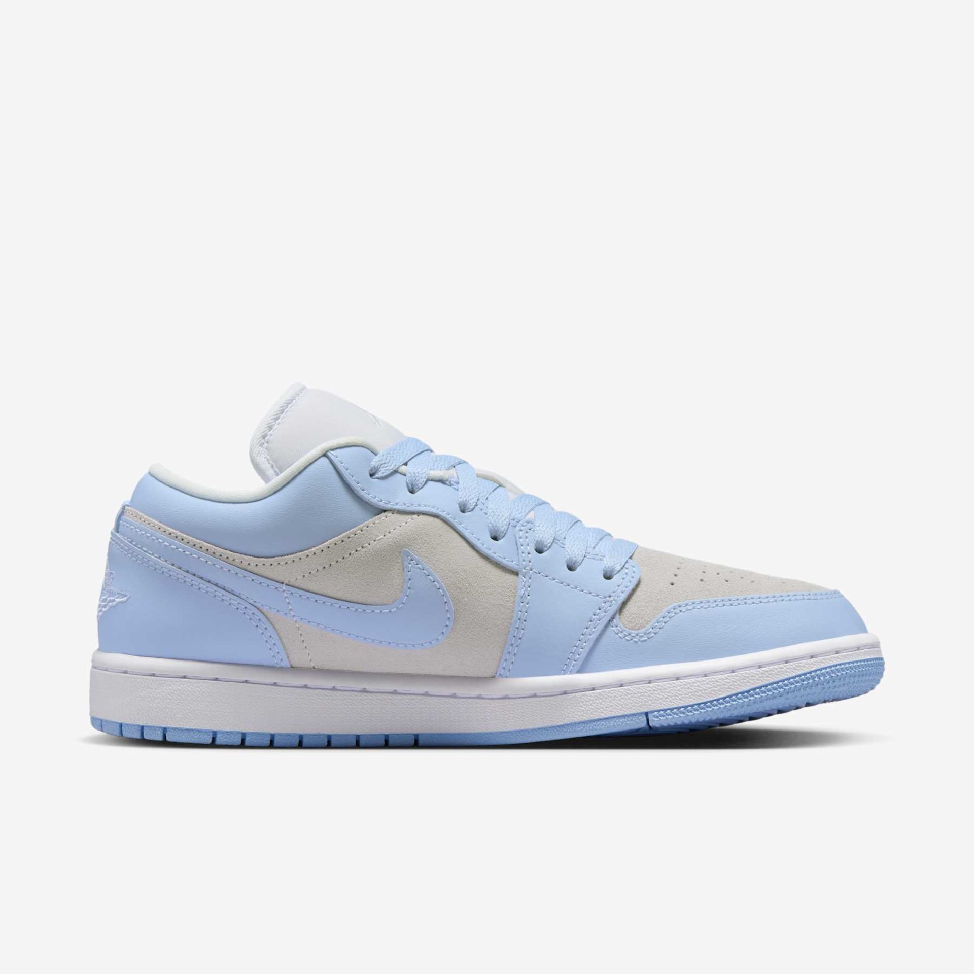 Tênis Air Jordan 1 Low Feminino - Foto 4