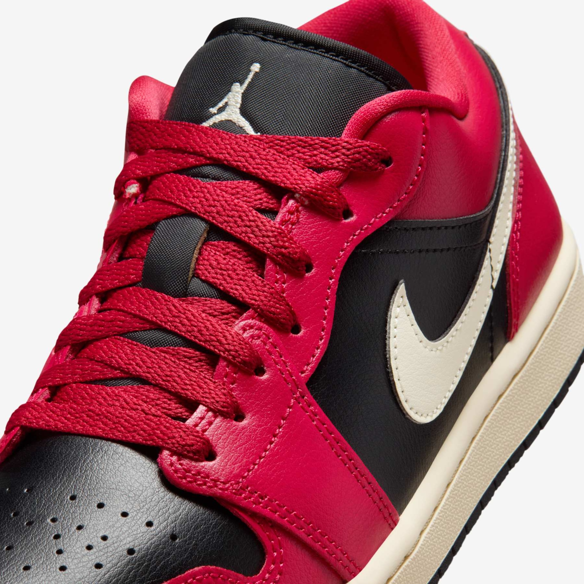 Tênis Air Jordan 1 Low Feminino - Foto 7