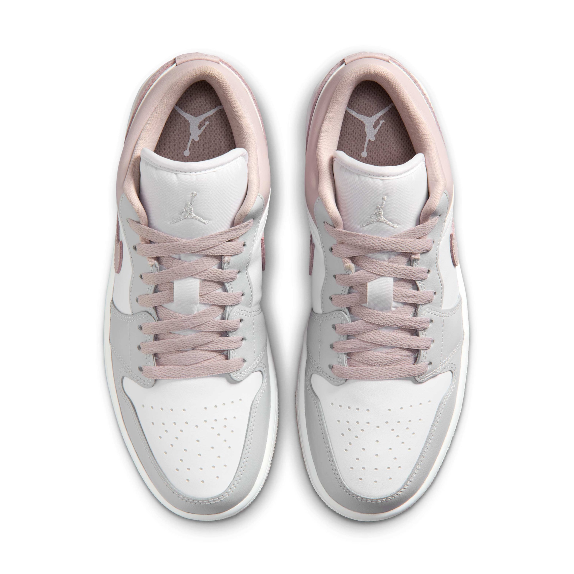 Tênis Air Jordan 1 Low Feminino - Foto 4