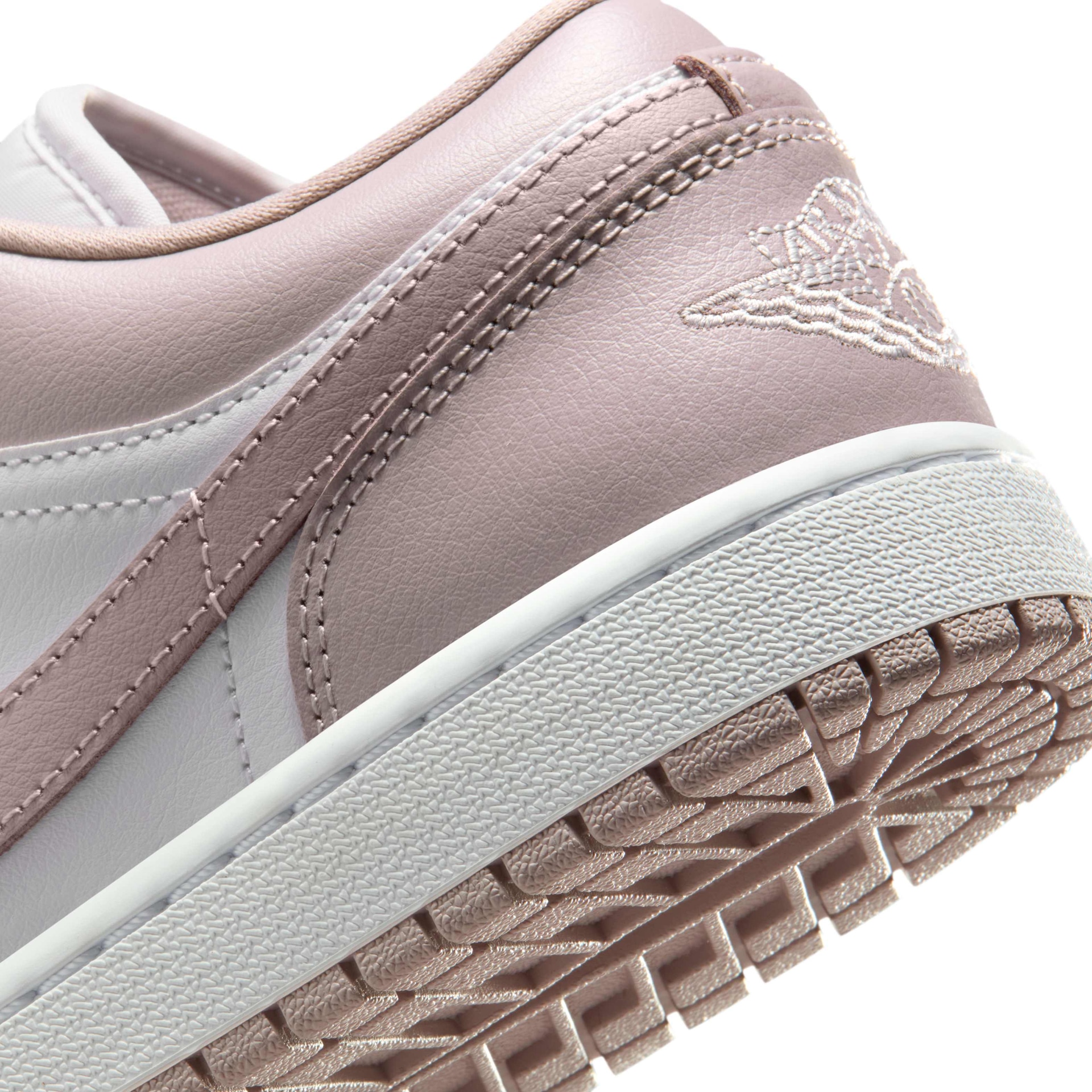 Tênis Air Jordan 1 Low Feminino - Foto 8