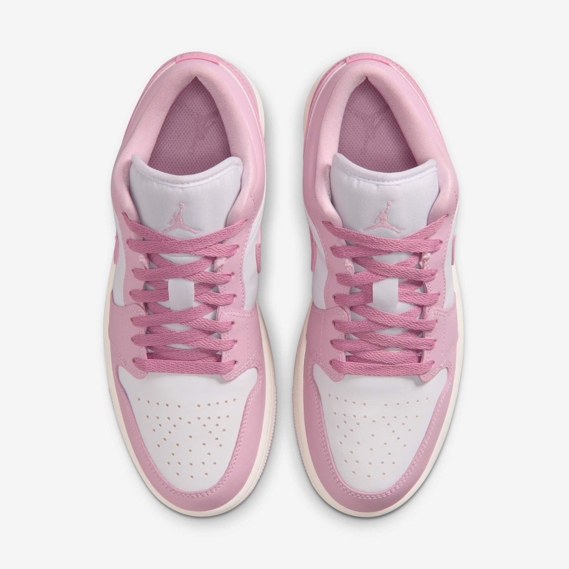 Tênis Air Jordan 1 Low Feminino - Foto 4