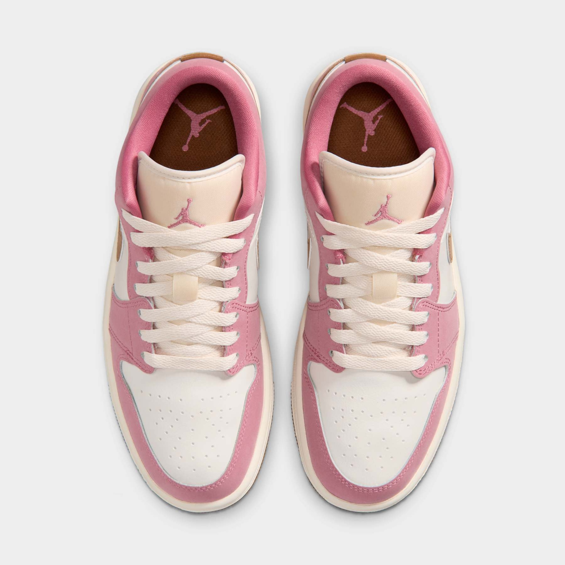 Tênis Air Jordan 1 Low Feminino - Foto 4