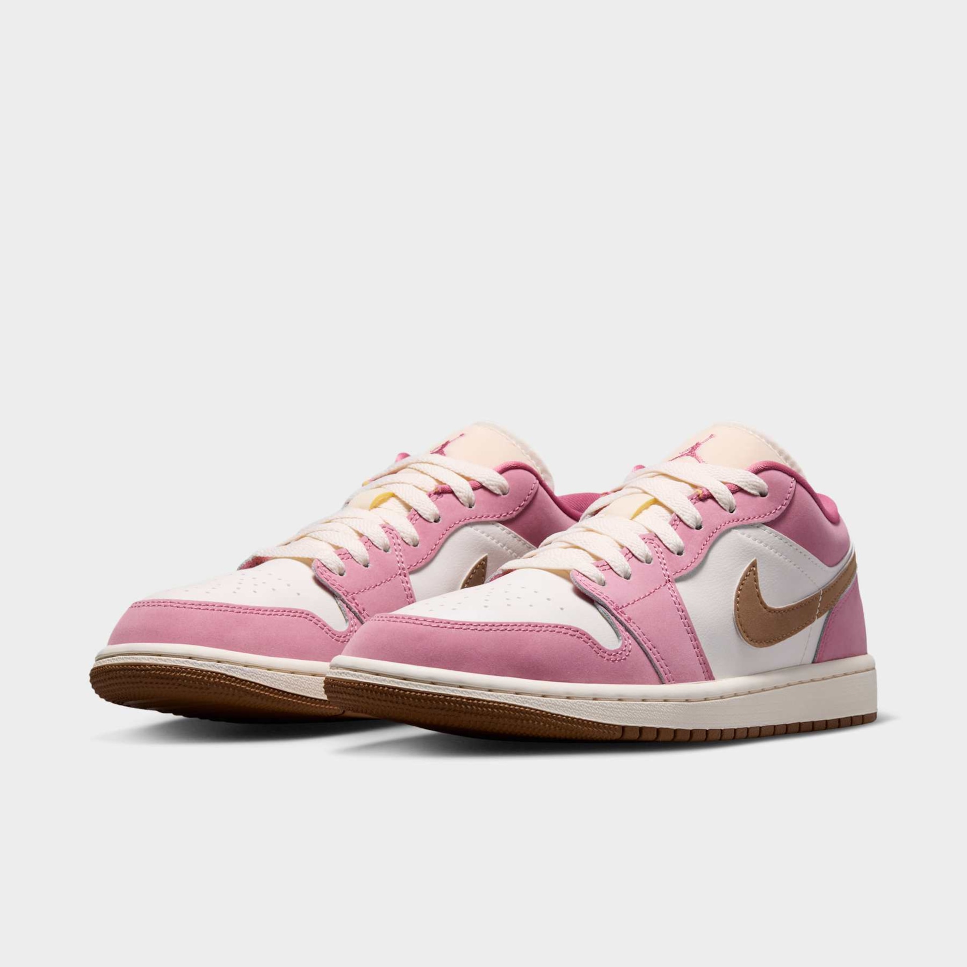 Tênis Air Jordan 1 Low Feminino - Foto 5