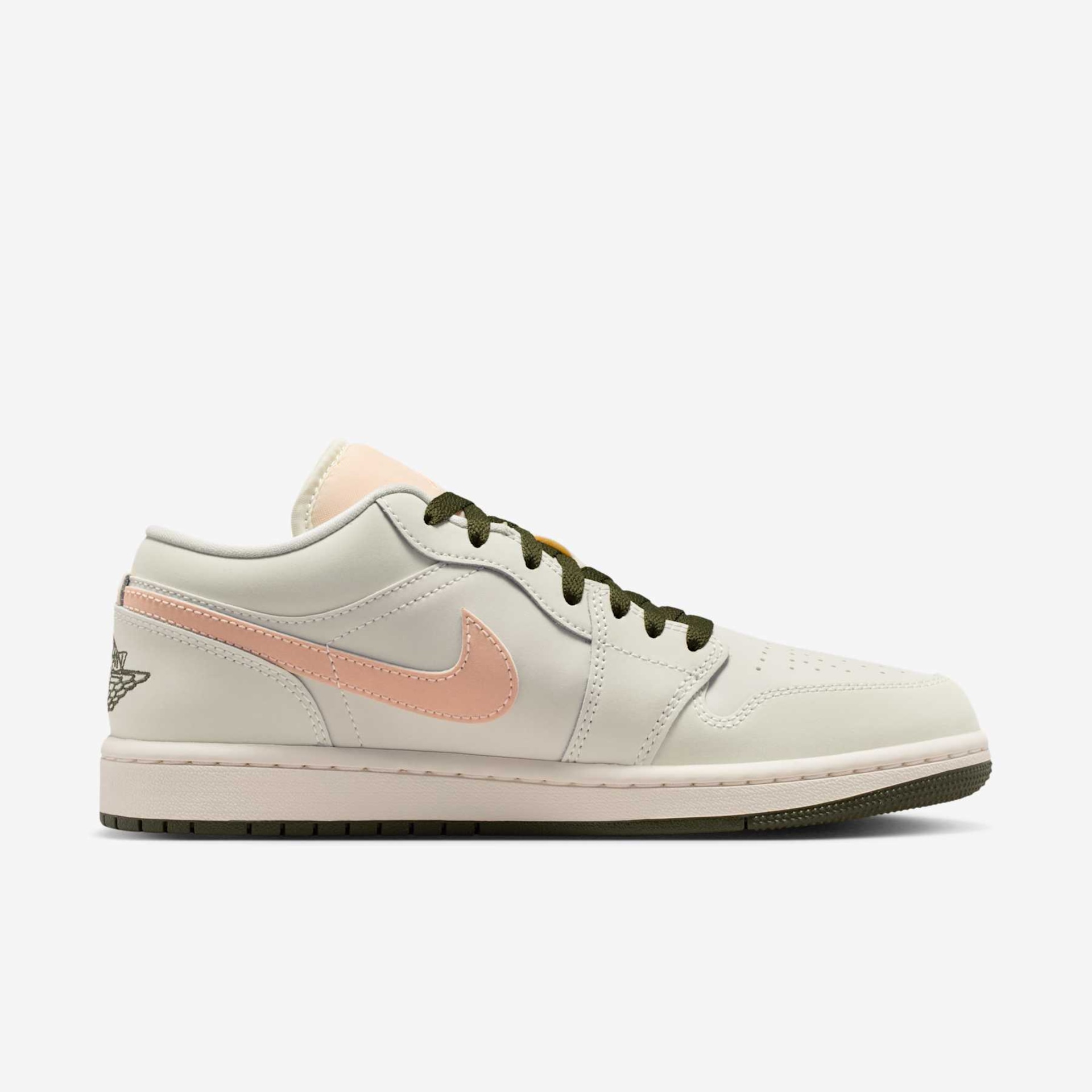 Tênis Air Jordan 1 Low Feminino - Foto 3