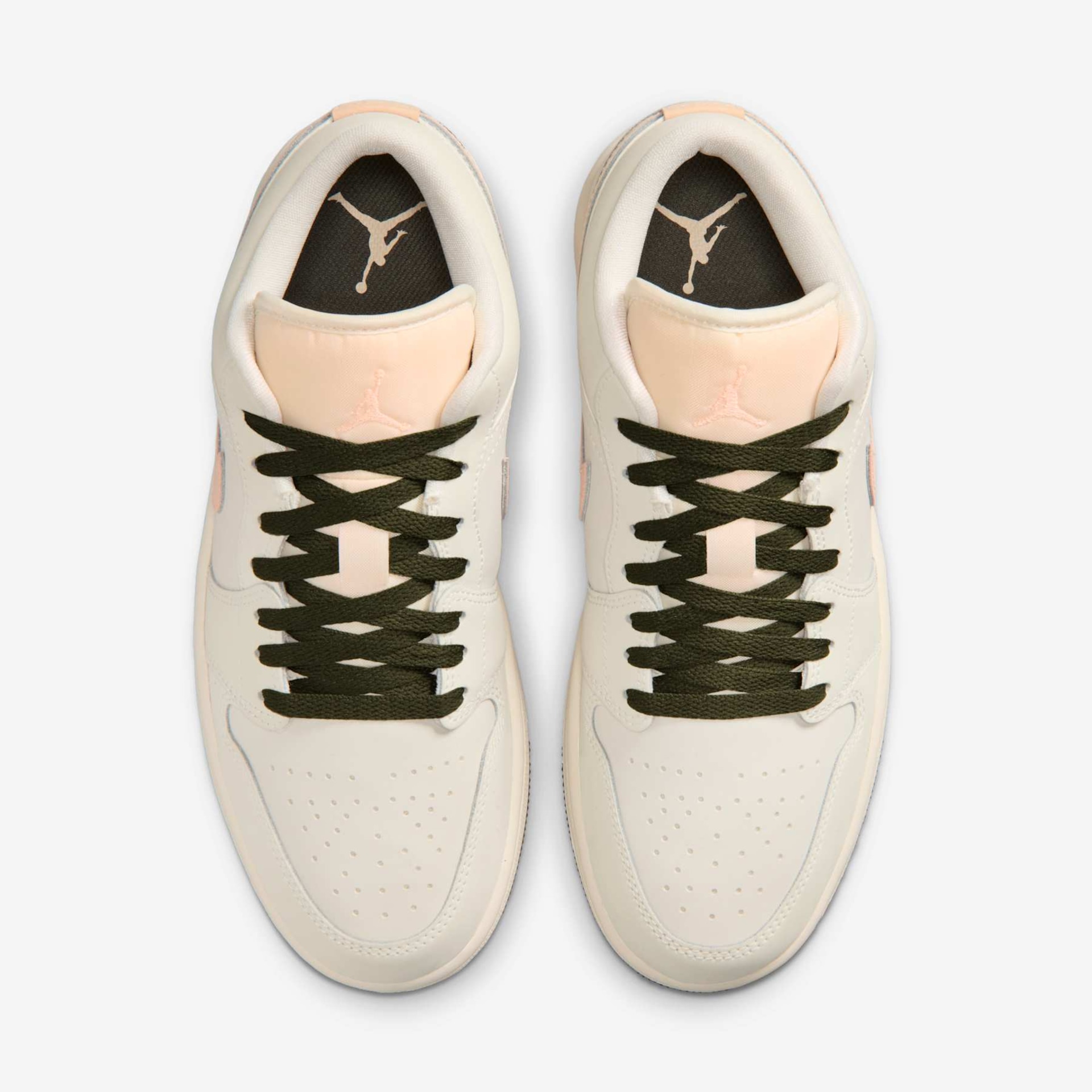 Tênis Air Jordan 1 Low Feminino - Foto 4
