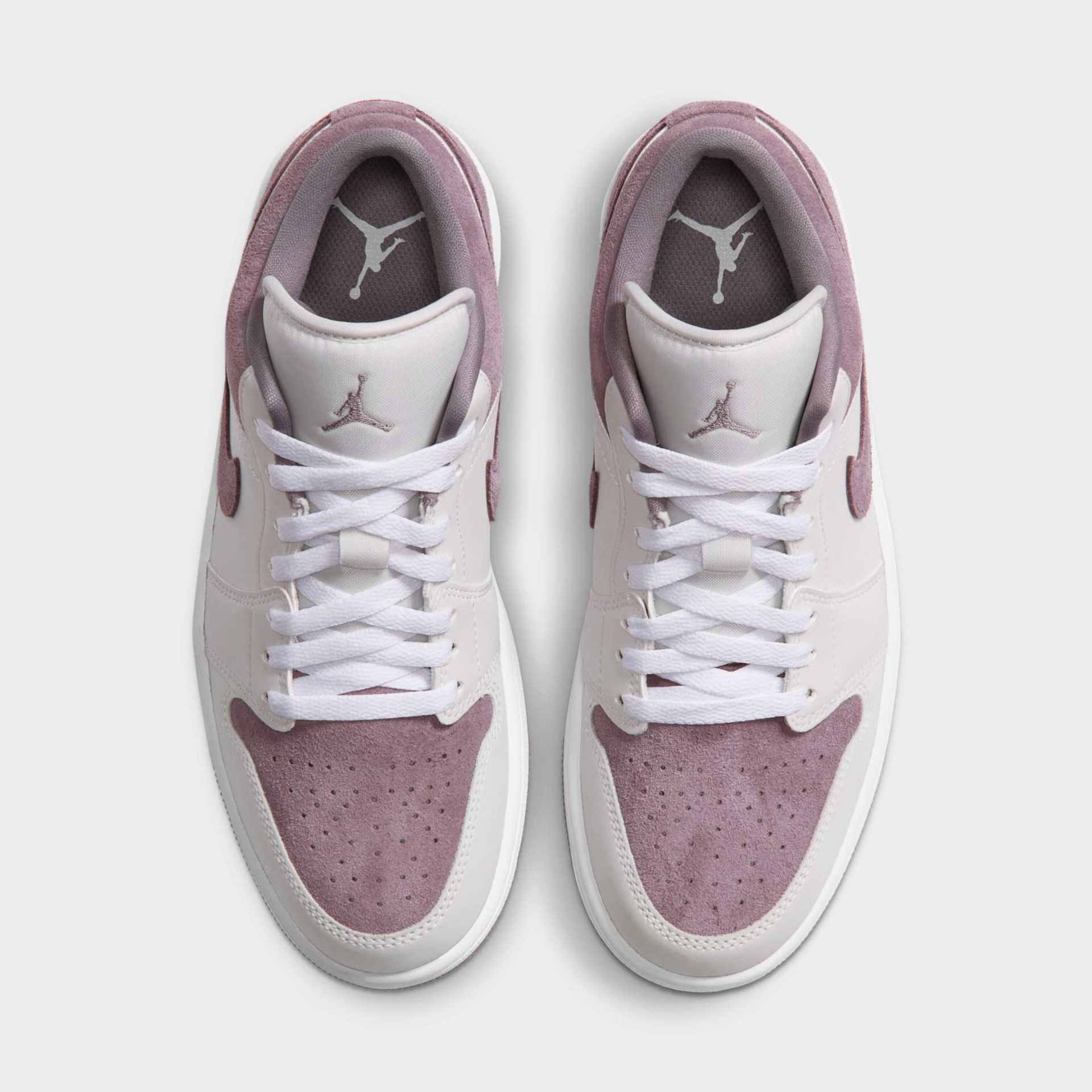 Tênis Air Jordan 1 Low Feminino - Foto 4