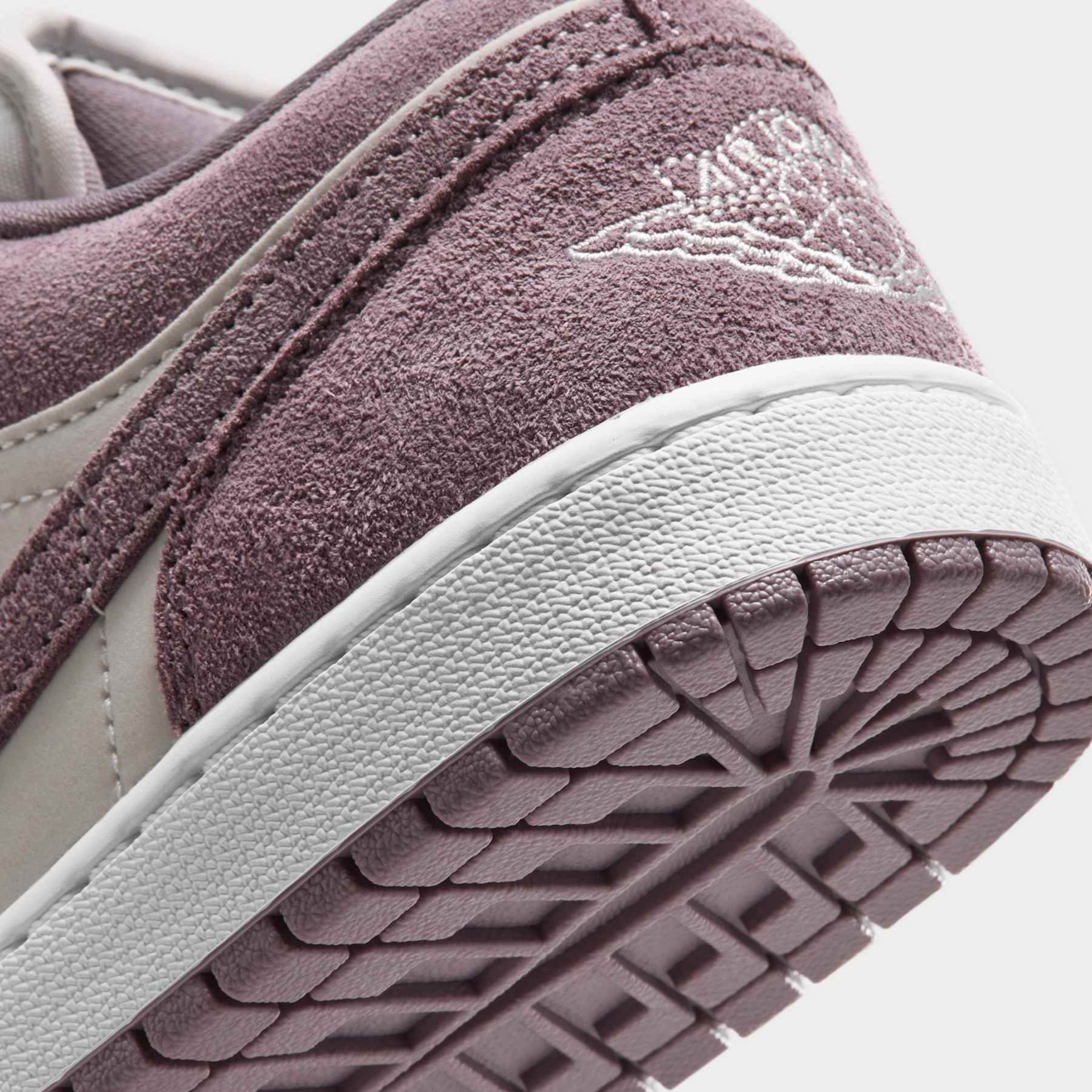 Tênis Air Jordan 1 Low Feminino - Foto 8