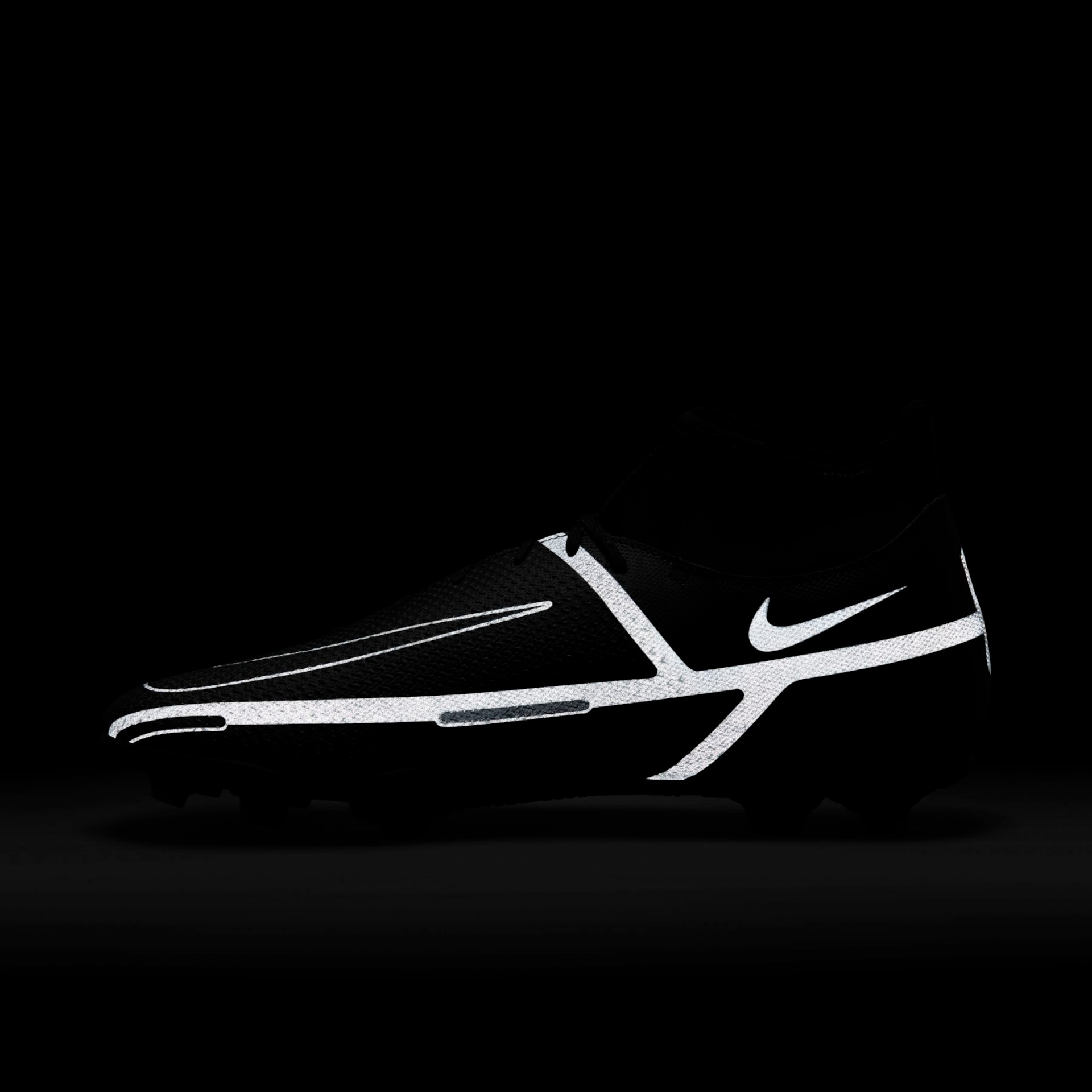 Chuteira Nike Phantom GT2 Club Campo - Foto 13