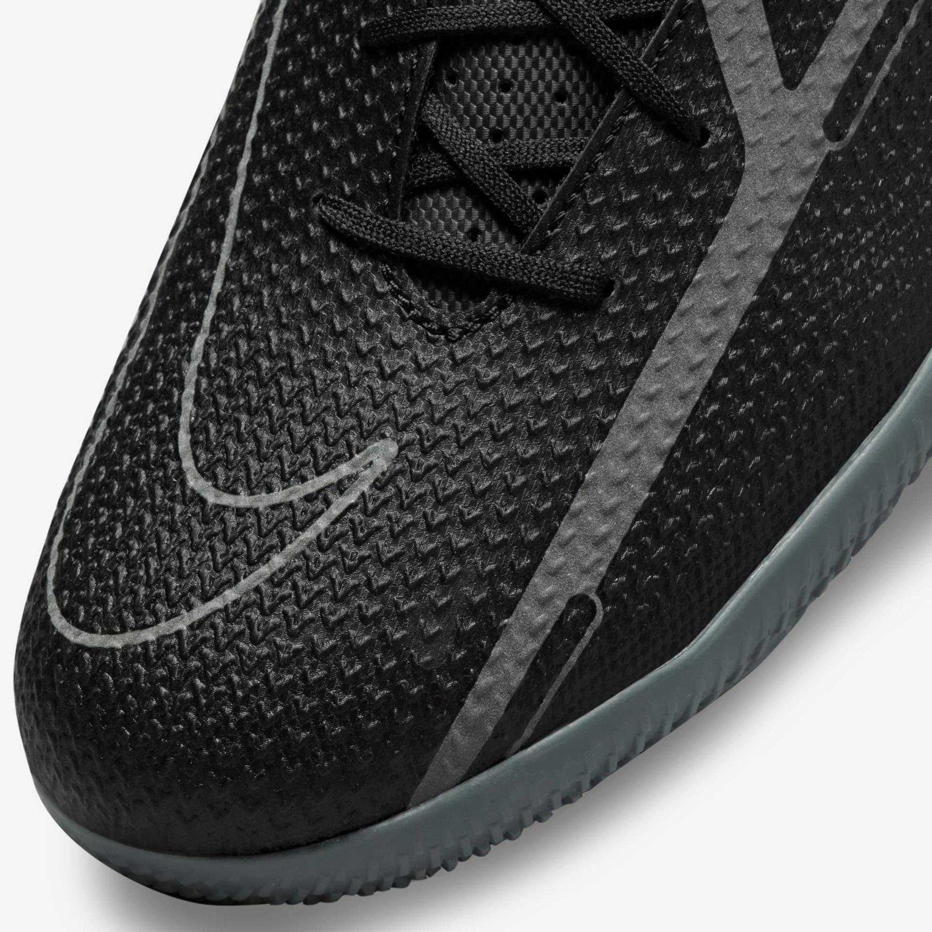 Chuteira Nike Phantom GT2 Club Futsal - Foto 7