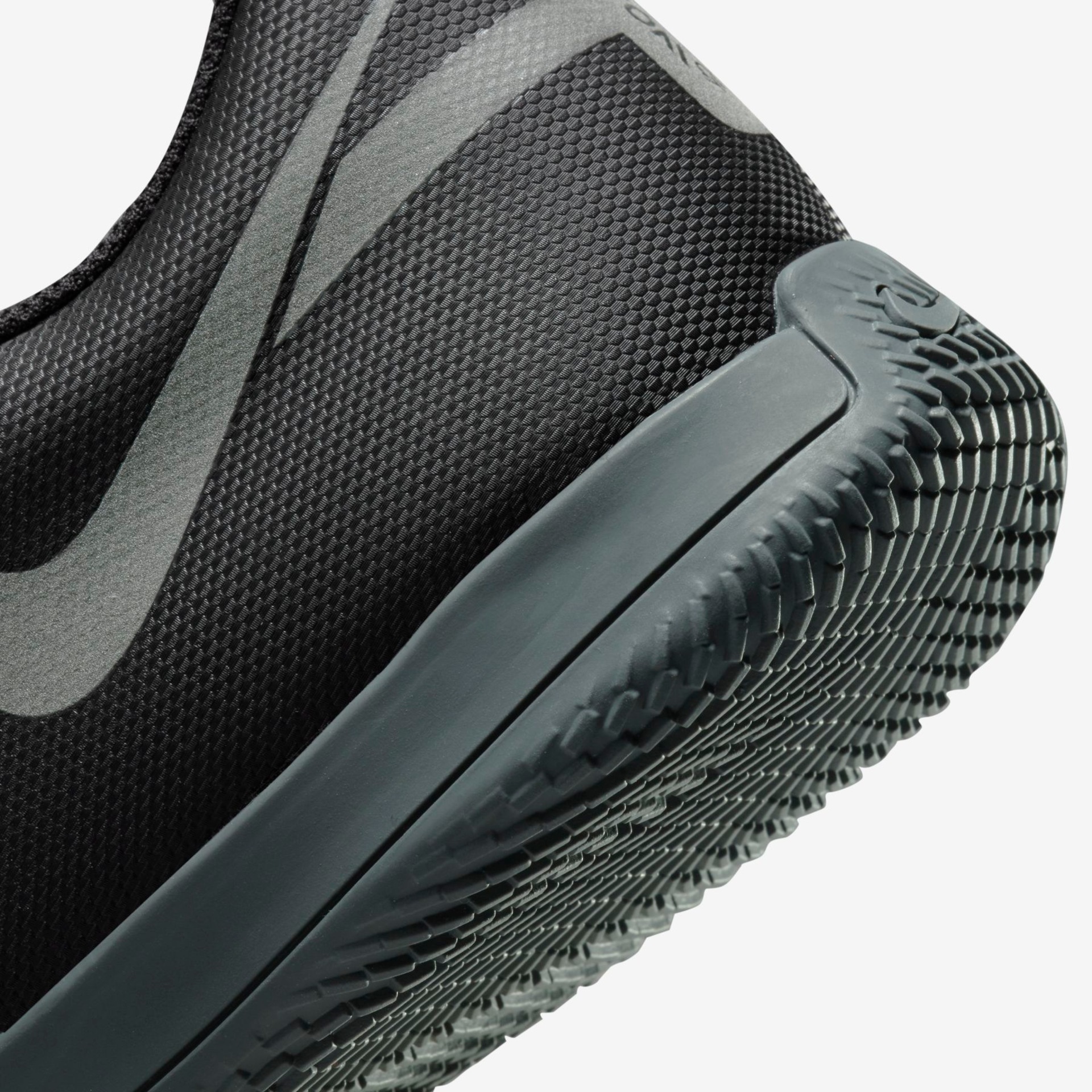 Chuteira Nike Phantom GT2 Club Futsal - Foto 8