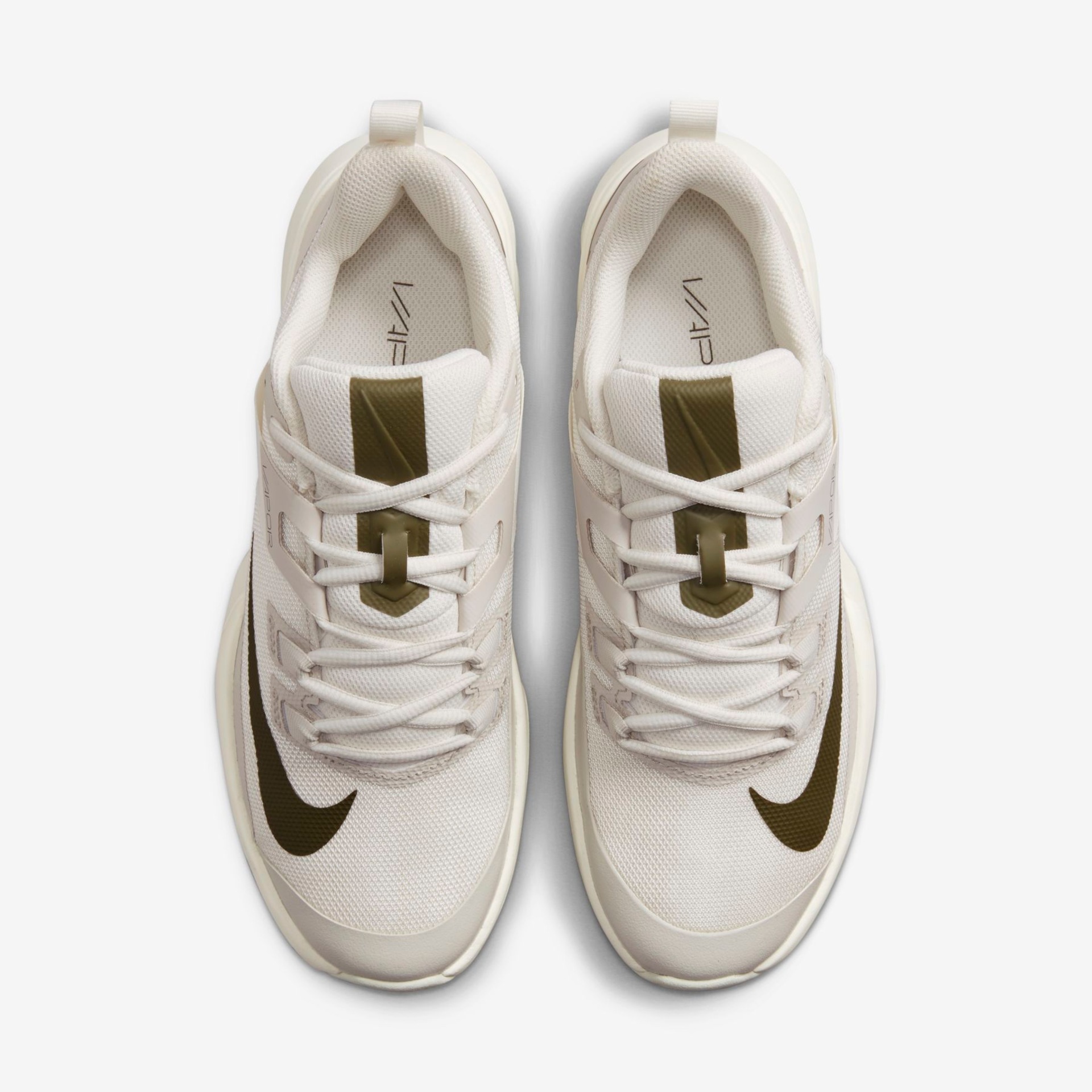 Tênis Nike Court Vapor Lite HC Feminino - Foto 4