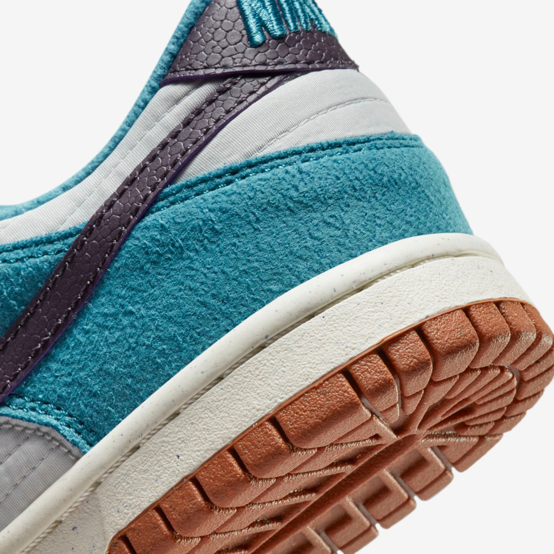 Tênis Nike Dunk Low SE GS Infantil - Foto 8