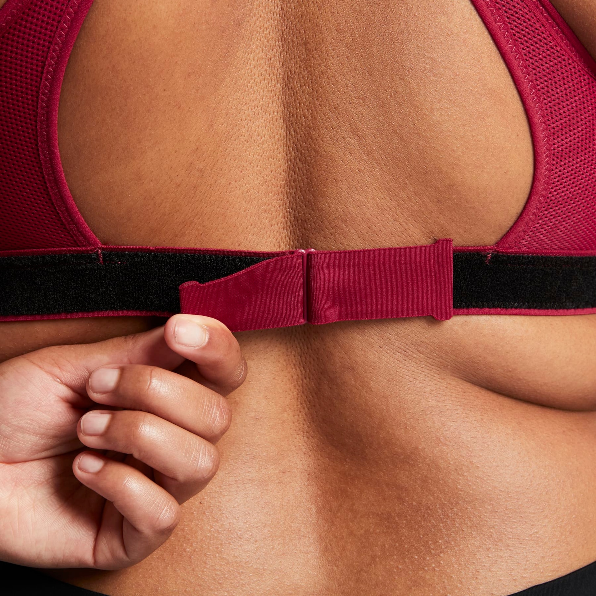 Top Nike Swoosh Feminino - Foto 8