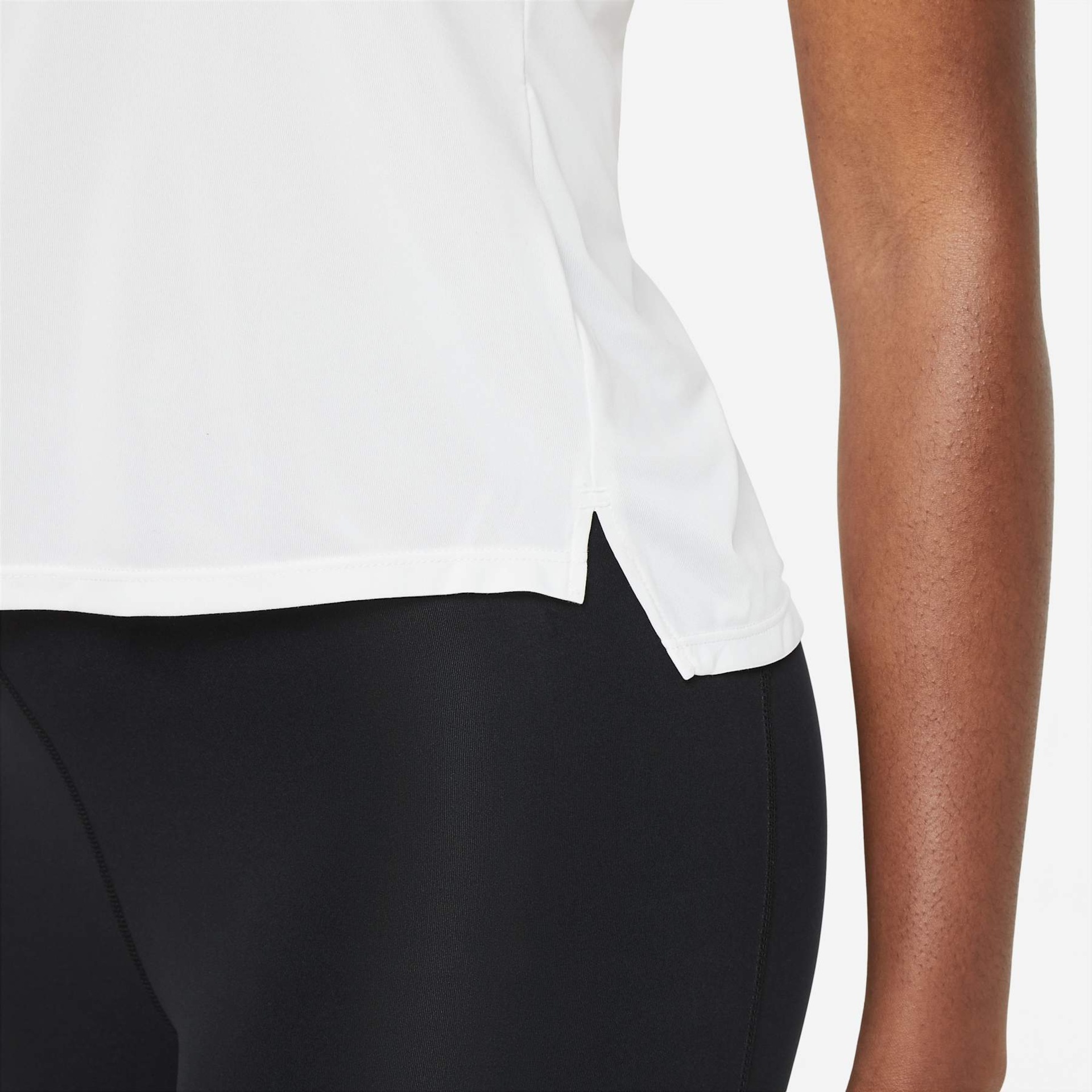 Regata Nike Dri-FIT One Feminina - Foto 4